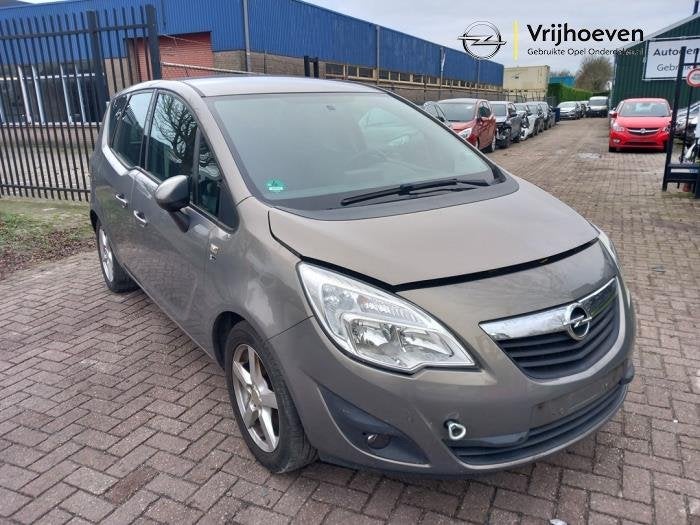 Voorbumper van een Opel Meriva (Meriva B 10-) (Z40W), Auto-onderdelen, Gebruikt, -, -, Opel