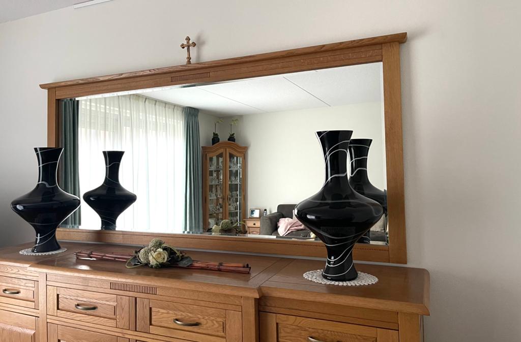 Dressoir met spiegel (moet weg!), Huis en Inrichting, Kasten | Dressoirs, Ophalen, 25 tot 50 cm