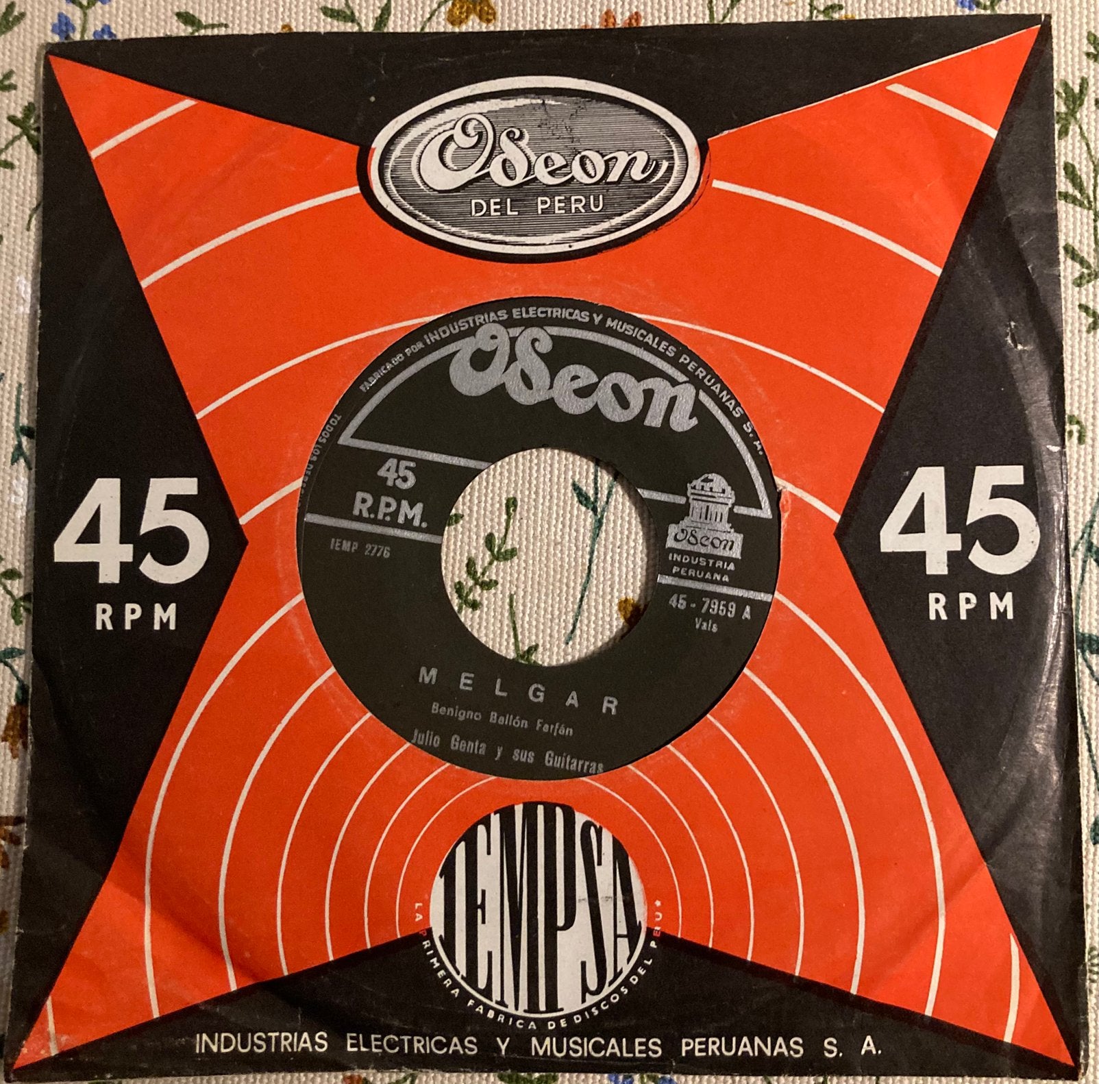Vinyl single uit Peru: Julio Genta y sus Guitarras - Melgar, Ophalen of Verzenden, Gebruikt, 7 inch, Latin en Salsa