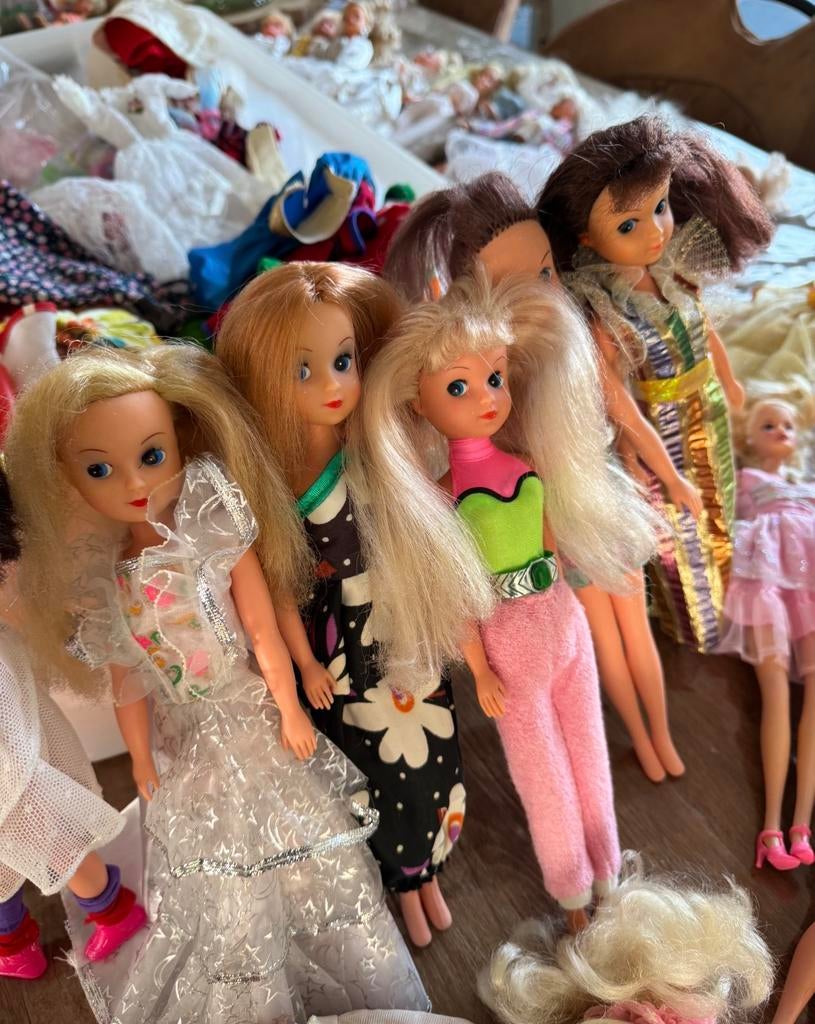 Fleur sindy, Verzamelen, Poppen, Ophalen of Verzenden, Zo goed als nieuw, Kleertjes