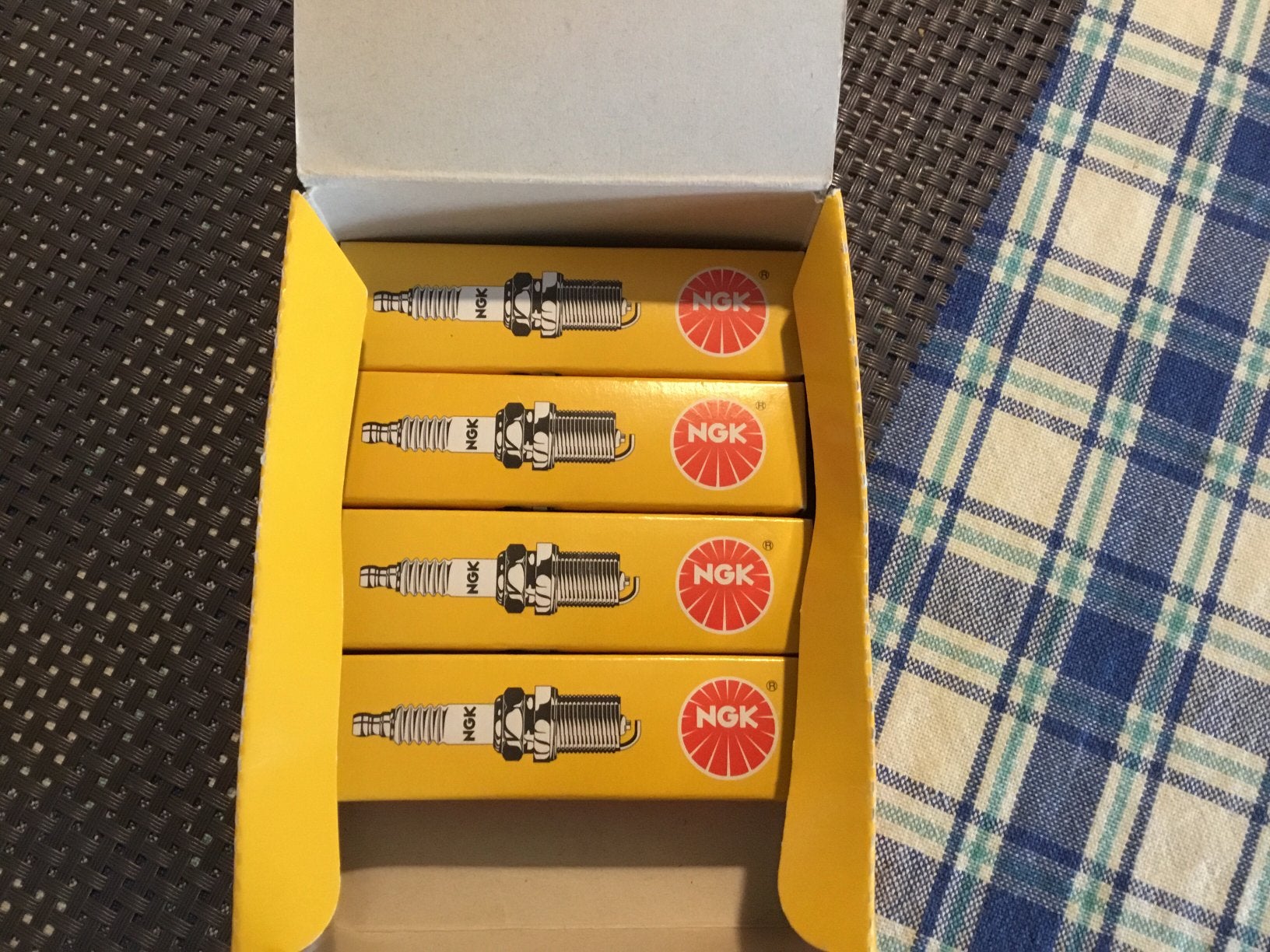 Bougies, NGK. 4 stuks, Ophalen of Verzenden, Zo goed als nieuw