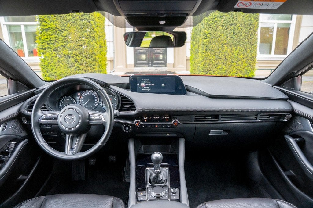 Mazda 3 2.0 e-SkyActiv-X M Hybrid 186 Luxury 360 CAM | LEDER, Auto's, Mazda, Voorwielaandrijving, 1998 cc, Gebruikt, Euro 6