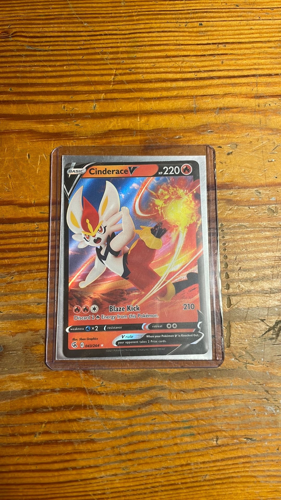 Cinderace V pokémkaart, Hobby en Vrije tijd, Verzamelkaartspellen | Pokémon, Verzenden, Zo goed als nieuw
