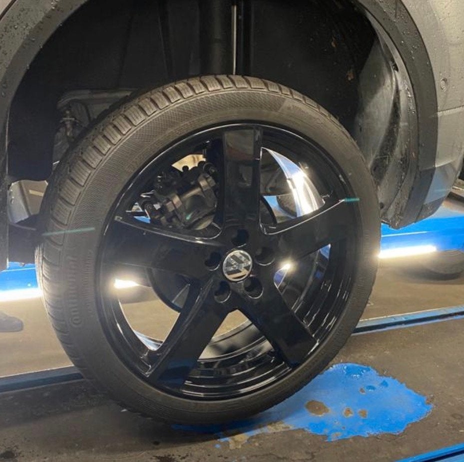 Zwarte velgen met Continental winterbanden - 19 inch, Auto-onderdelen, 19 inch, Gebruikt, Banden en Velgen, 235 mm
