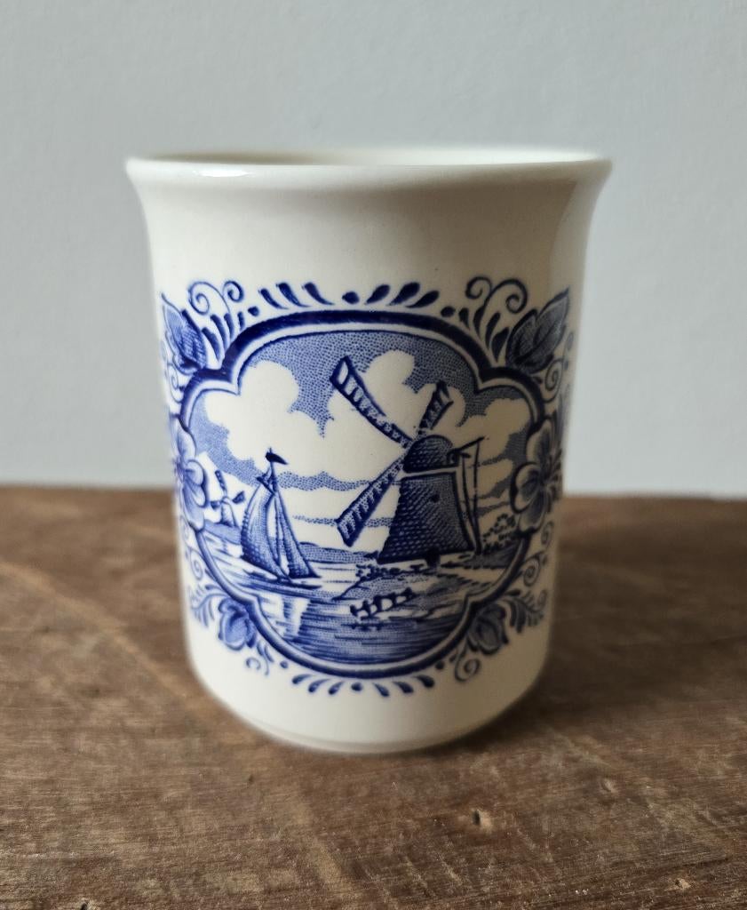 Beker uit de jaren 60, Ophalen of Verzenden, Aardewerk, Overige stijlen, Overige typen
