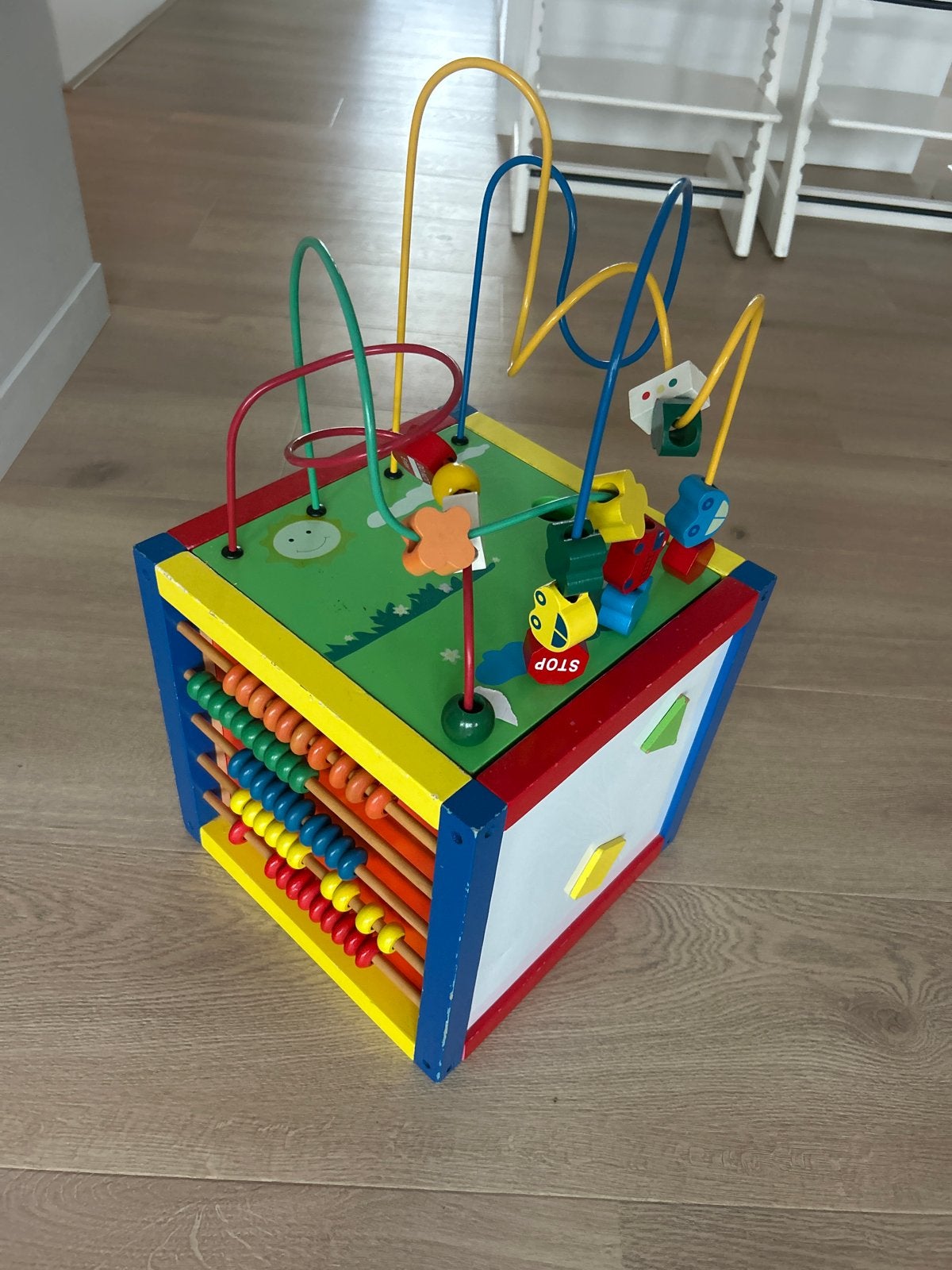 Houten activiteitenkubus met kralen en telraam, Ophalen of Verzenden, Gebruikt, Overige typen