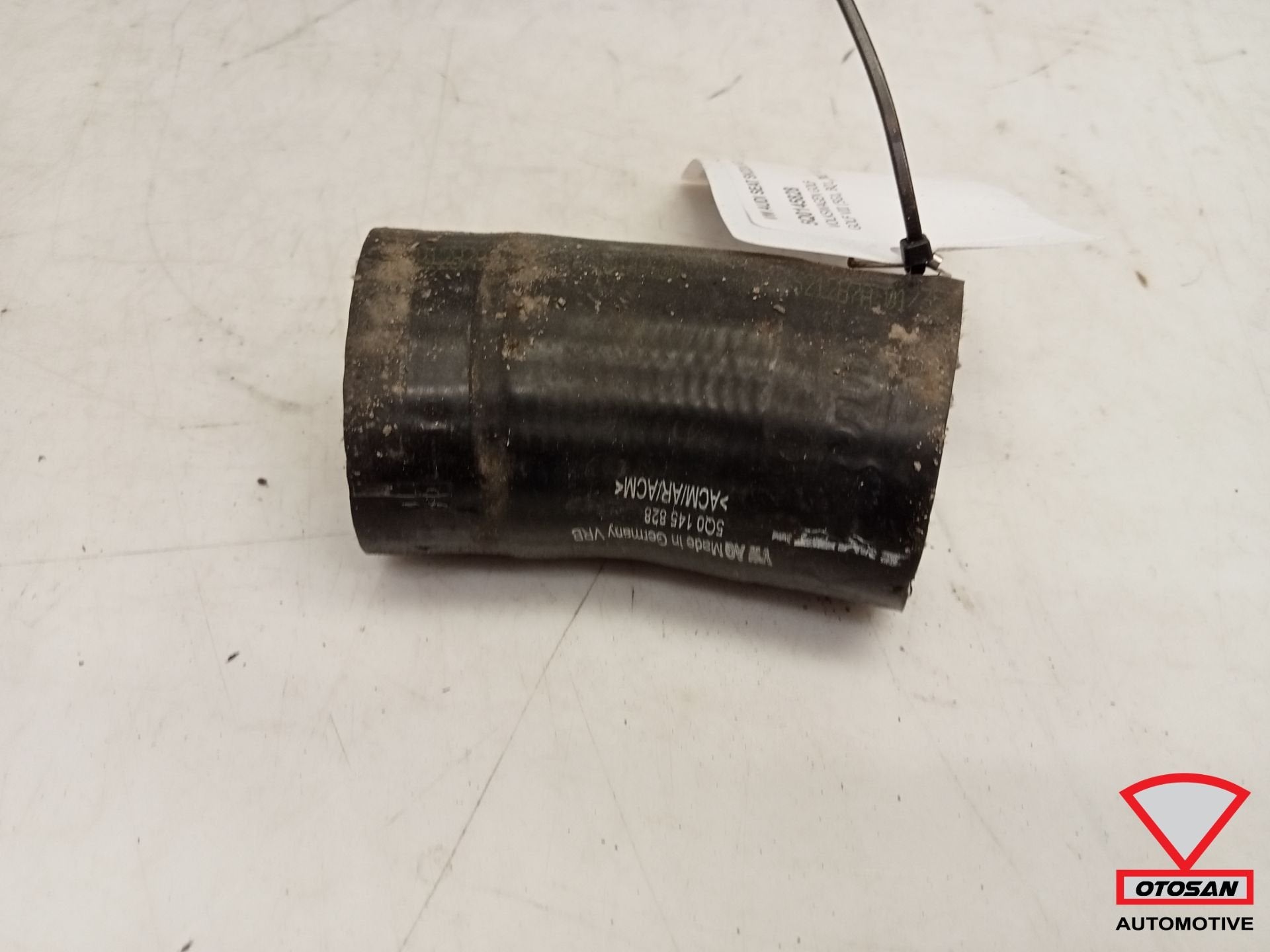 VW Audi Seat Skoda VAG Intercoolerslang Turboslang 5Q0145828