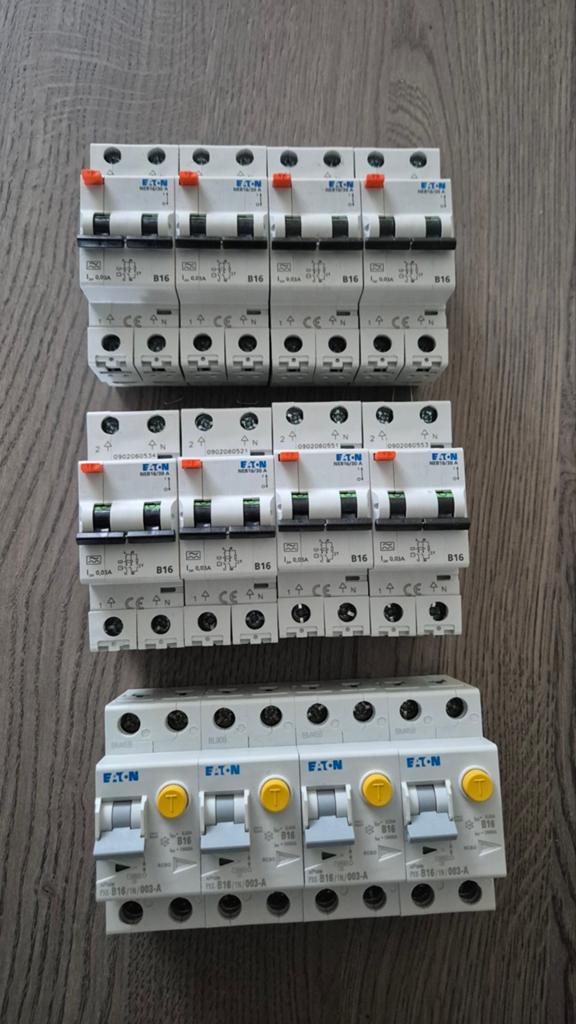 Eaton aardlekautomaat B16, 30mA - 12 stuks, Doe-het-zelf en Verbouw, Ophalen, Gebruikt, Overige typen