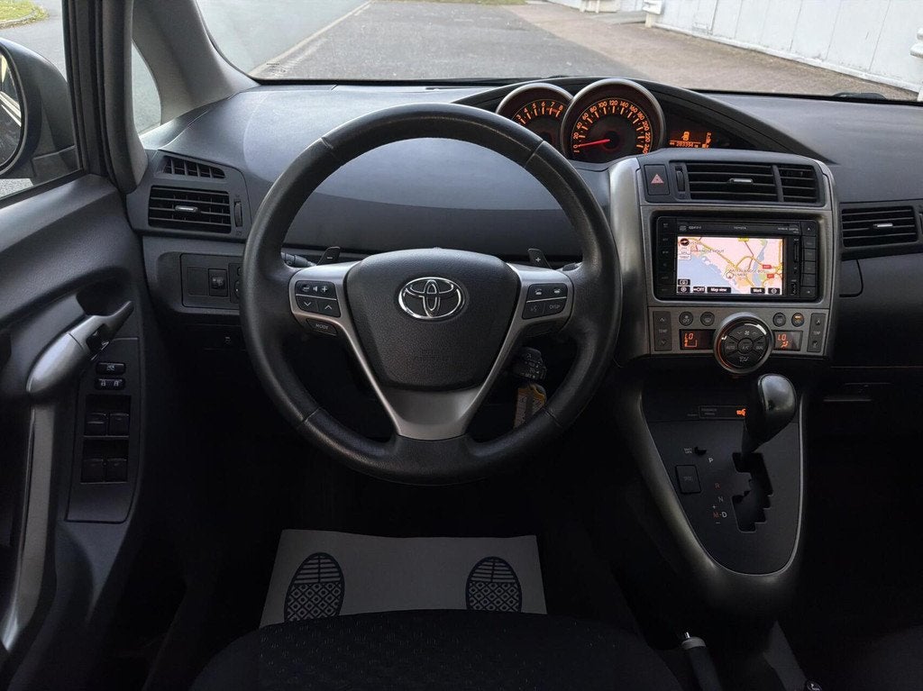 Toyota Verso 1.8 VVT-i Business - 7PERSOON/AUTOMAAT/NAVI/NAP, Auto's, Toyota, 4 cilinders, Euro 4, Zilver of Grijs, 1300 kg
