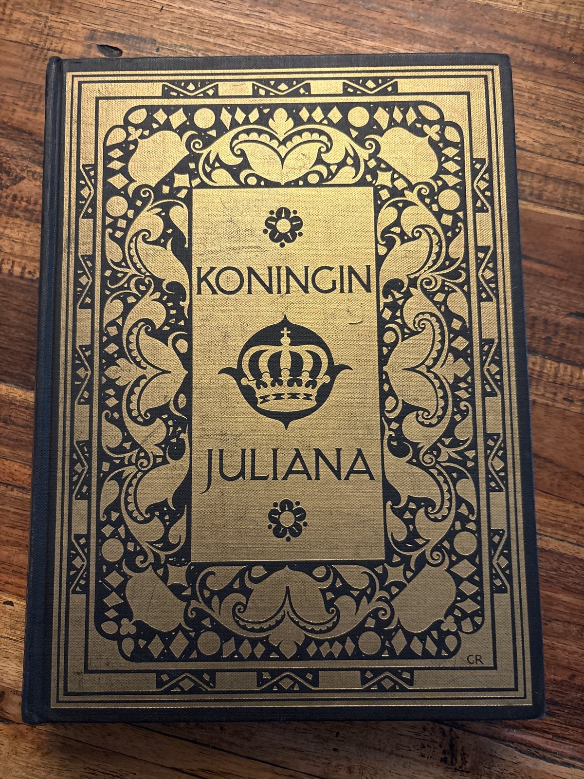 Koningin Juliana - Prachtig geïllustreerd boek, Boeken, Ophalen of Verzenden, Gelezen
