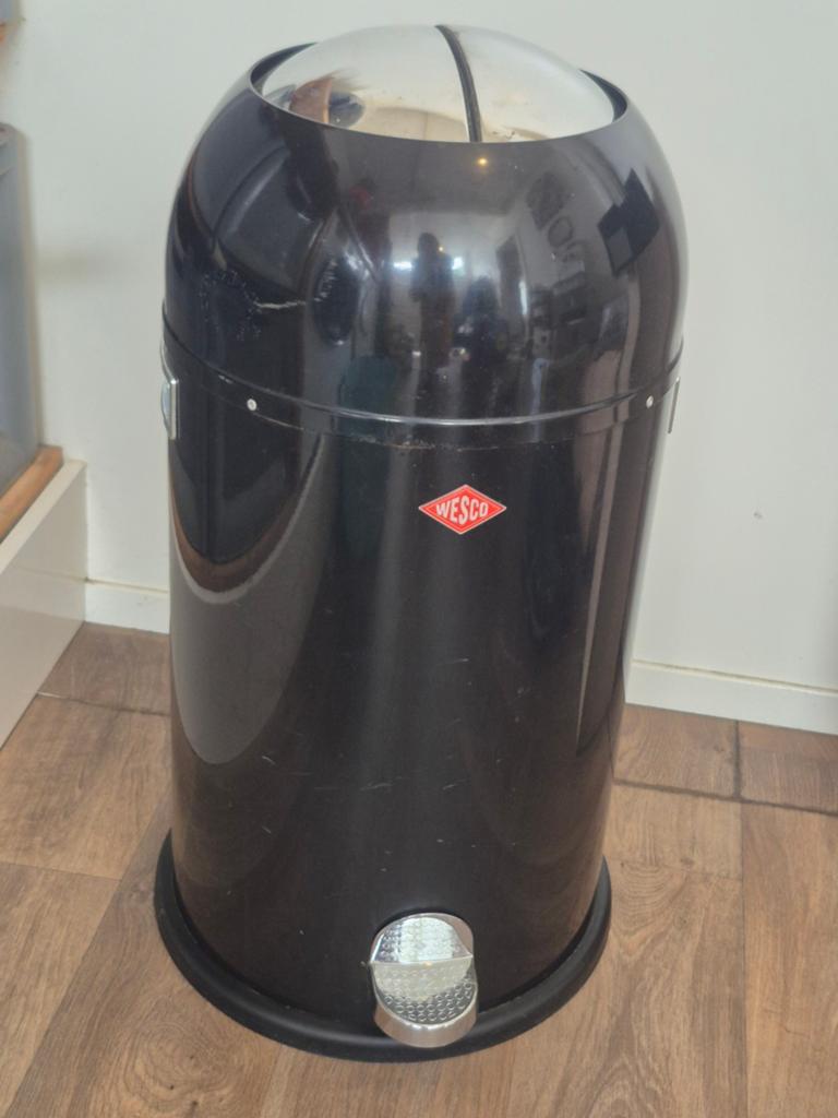 Wesco kickmaster zwart black 33 liter, Ophalen, Gebruikt, Met pedaal, 50 tot 75 cm