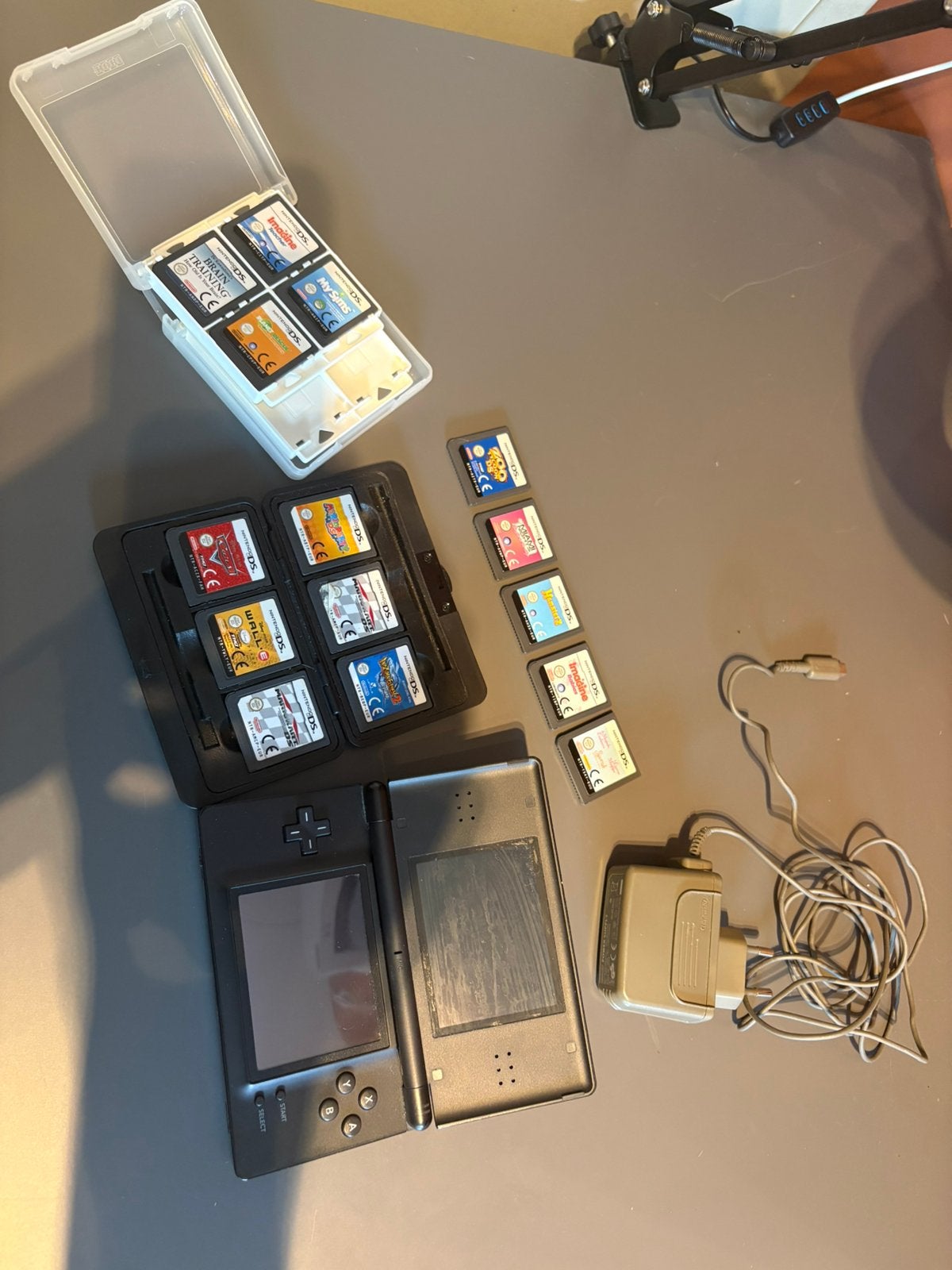 Nintendo DS Lite zwart met oplader, 17 spellen, tas & cases, Verzenden, Zo goed als nieuw, DS Lite