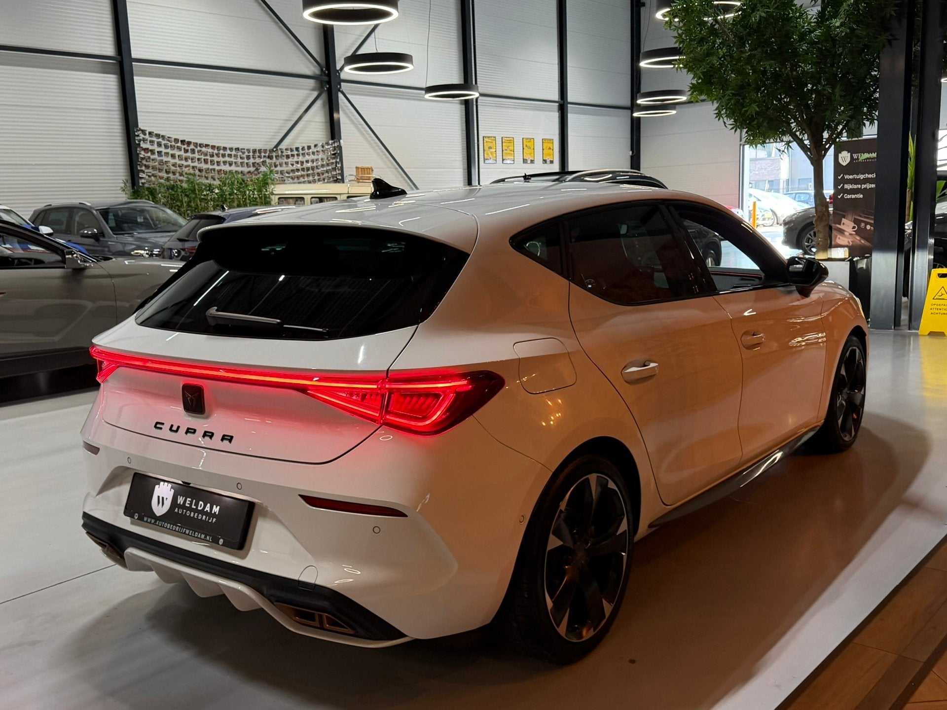 Cupra Leon 1.4 e-Hybrid Sport SOH 99.5%|Garantie|CarPlay|ACC, Auto's, Dealer onderhouden, Gebruikt, 4 cilinders, Leon