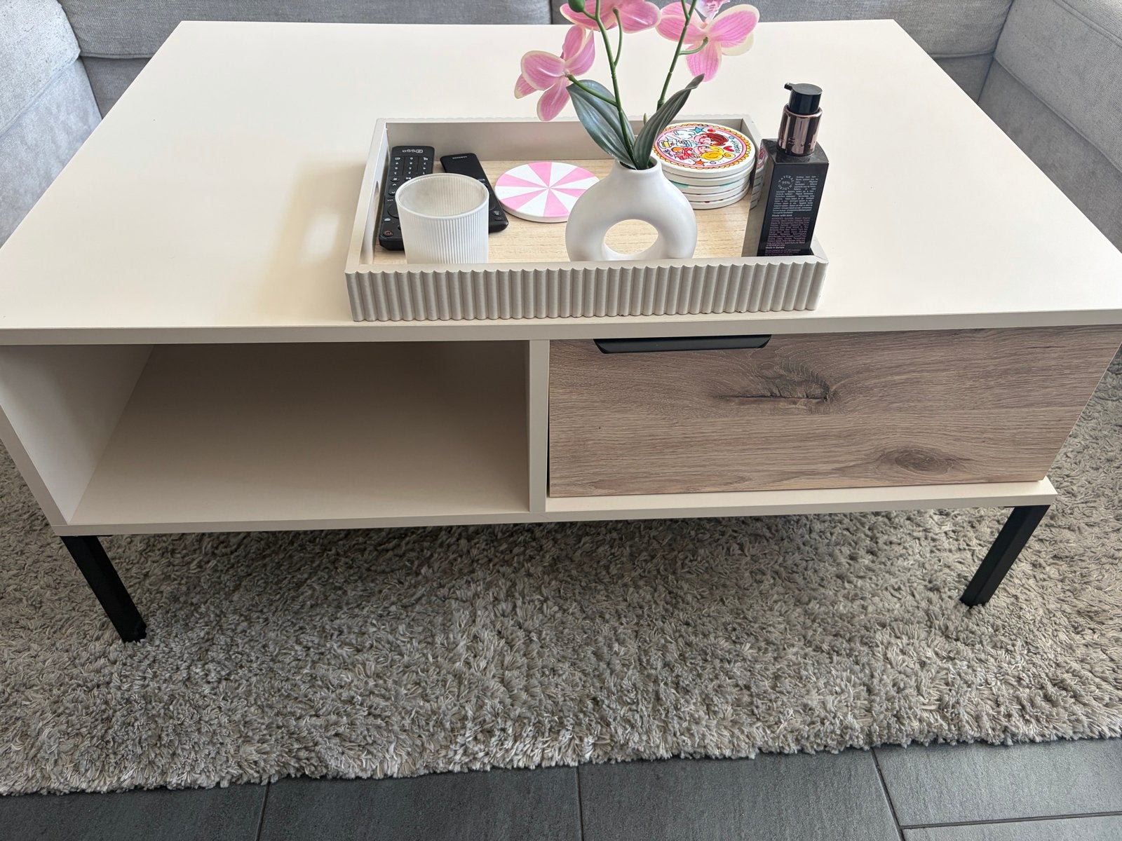 Moderne salontafel met lades en open vakken, Ophalen, Zo goed als nieuw, 50 tot 100 cm, 5 – 50