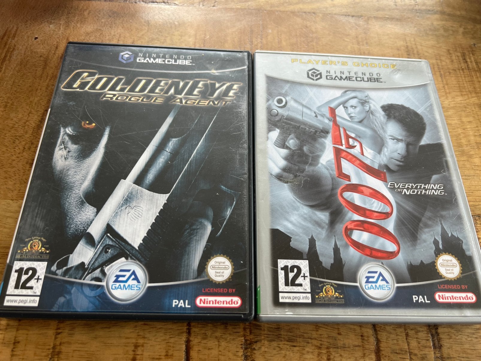 2  Nintendo Gamecube James Bond 007 Games, Shooter, 1 speler, Ophalen of Verzenden, Zo goed als nieuw