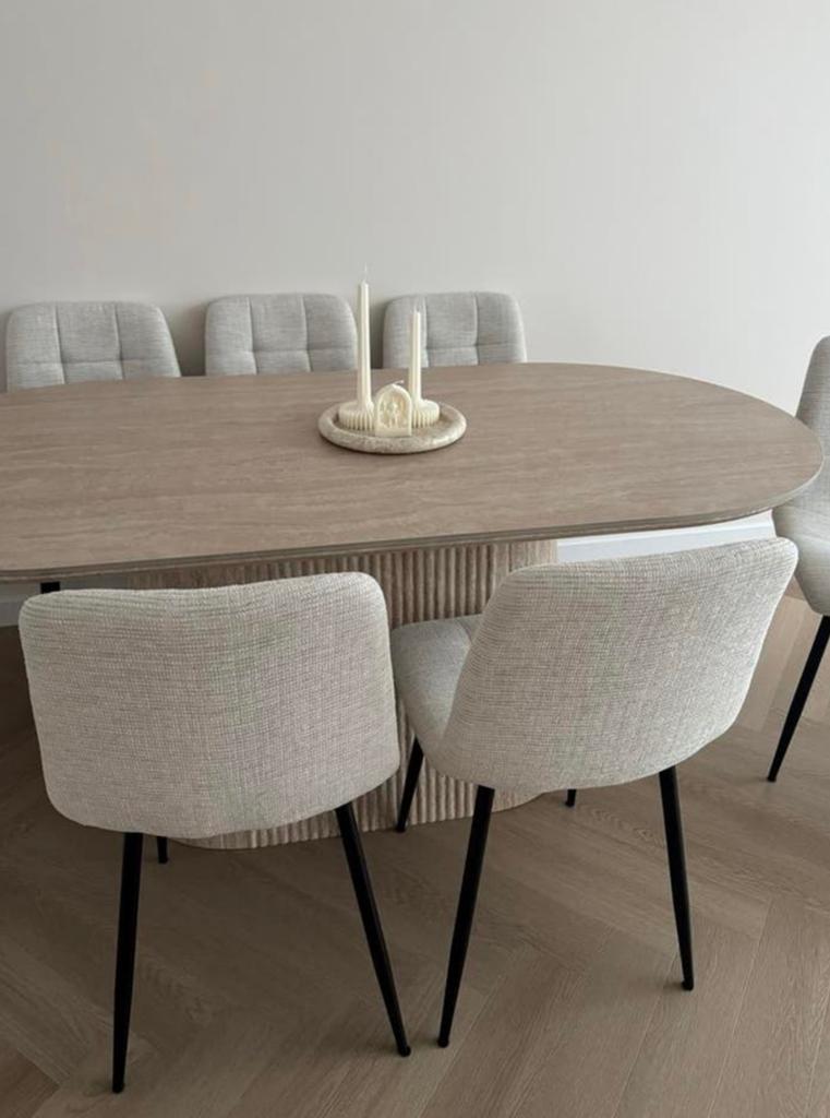 Beige stoelen met zwarte poten 6stuks. Moet ZSM WEG!, Ophalen, Zo goed als nieuw, Overige kleuren