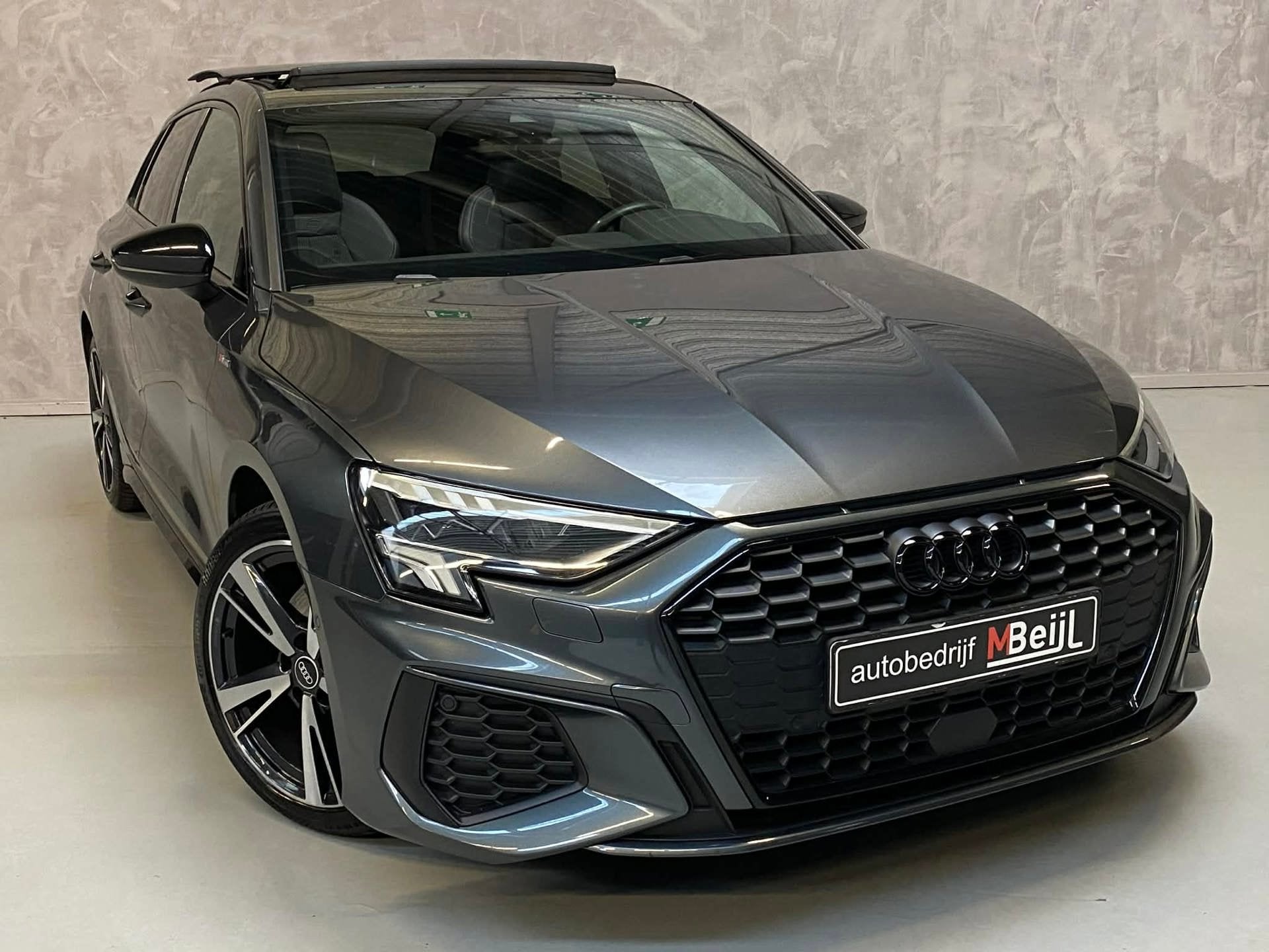 Audi A3 Sportback 35 TFSI Pro Line /3 X S-Line /Pano /Matrix, 4 cilinders, 150 pk, Bedrijf, 690 kg