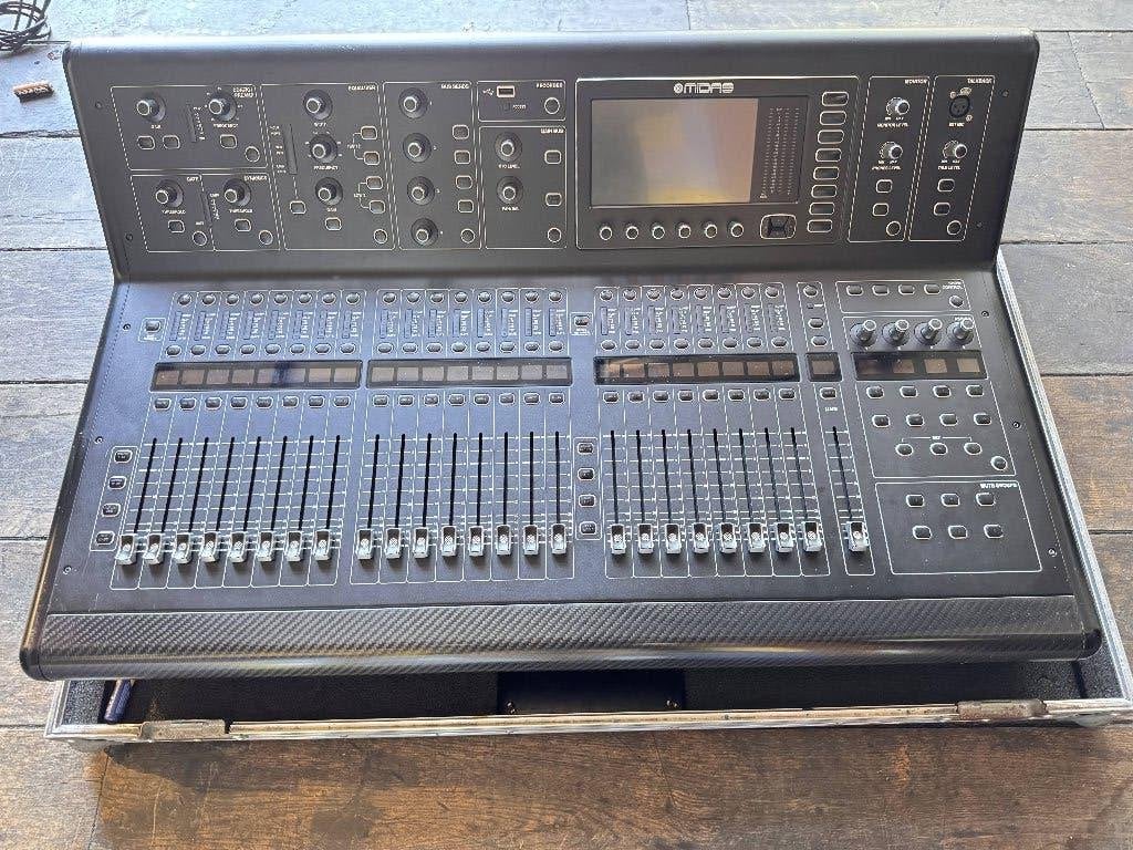 Midas M32 + DL32 Stagerack, Muziek en Instrumenten, Ophalen, Gebruikt, 20 kanalen of meer, Microfooningang