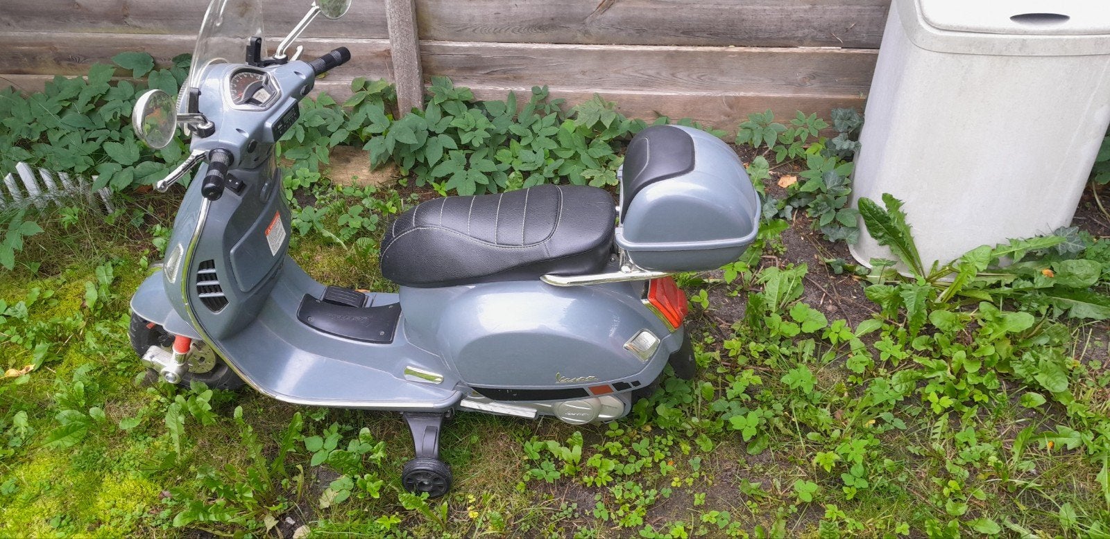 Elektrisch rijdende kinder scooter, Ophalen, Gebruikt, Overige typen