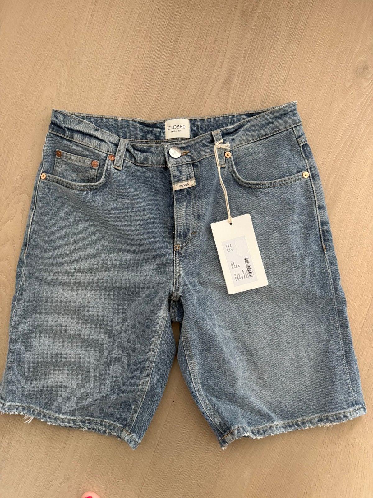 Closed jeans short Jinnie 28, nieuw!!, Kleding | Dames, Ophalen of Verzenden, Nieuw, Blauw, W28 - W29 (confectie 36)