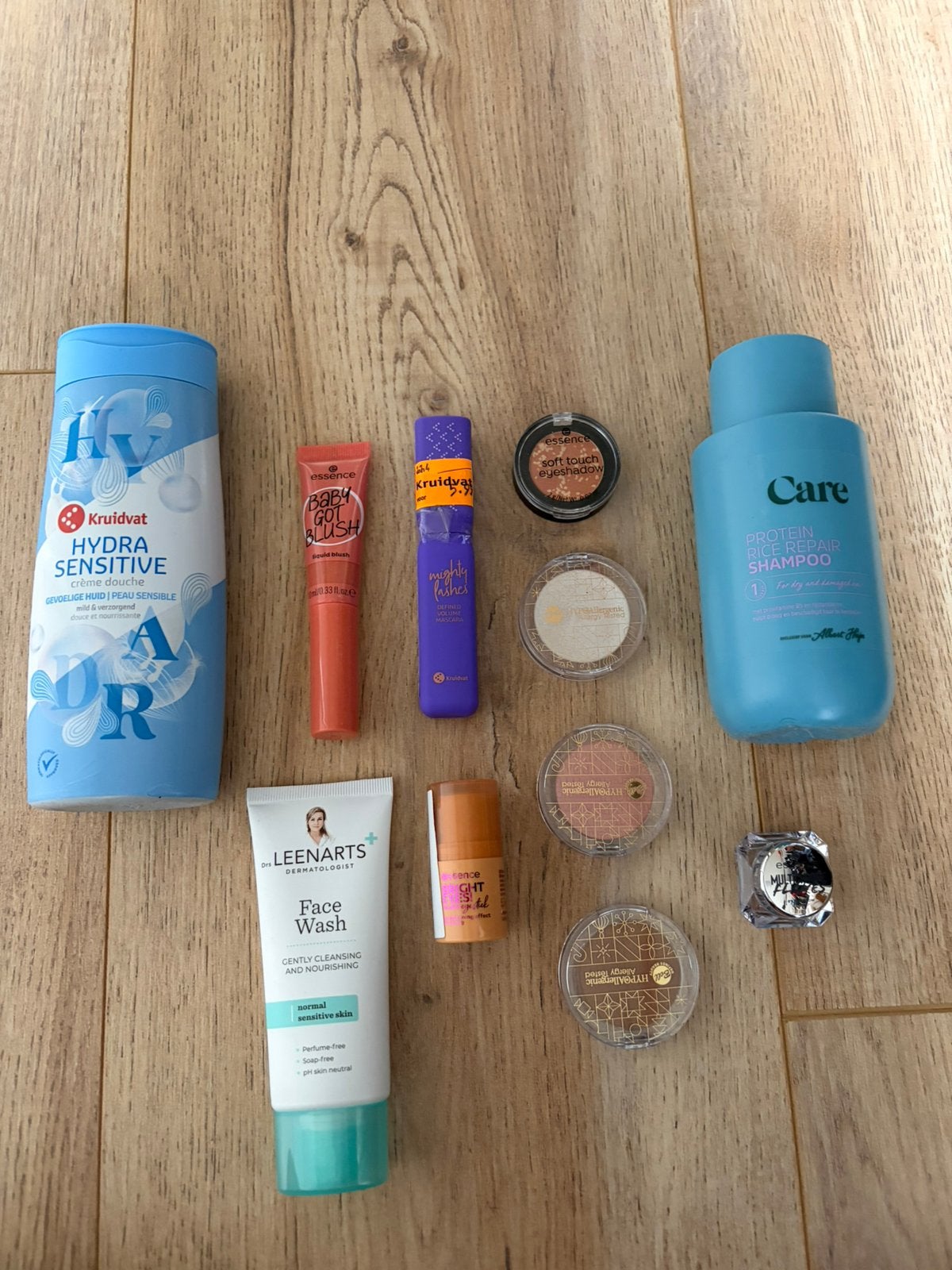 Nieuwe make-up & verzorging: Essence, Kruidvat etc., Overige kleuren, Gehele gezicht, Nieuw, Ophalen of Verzenden