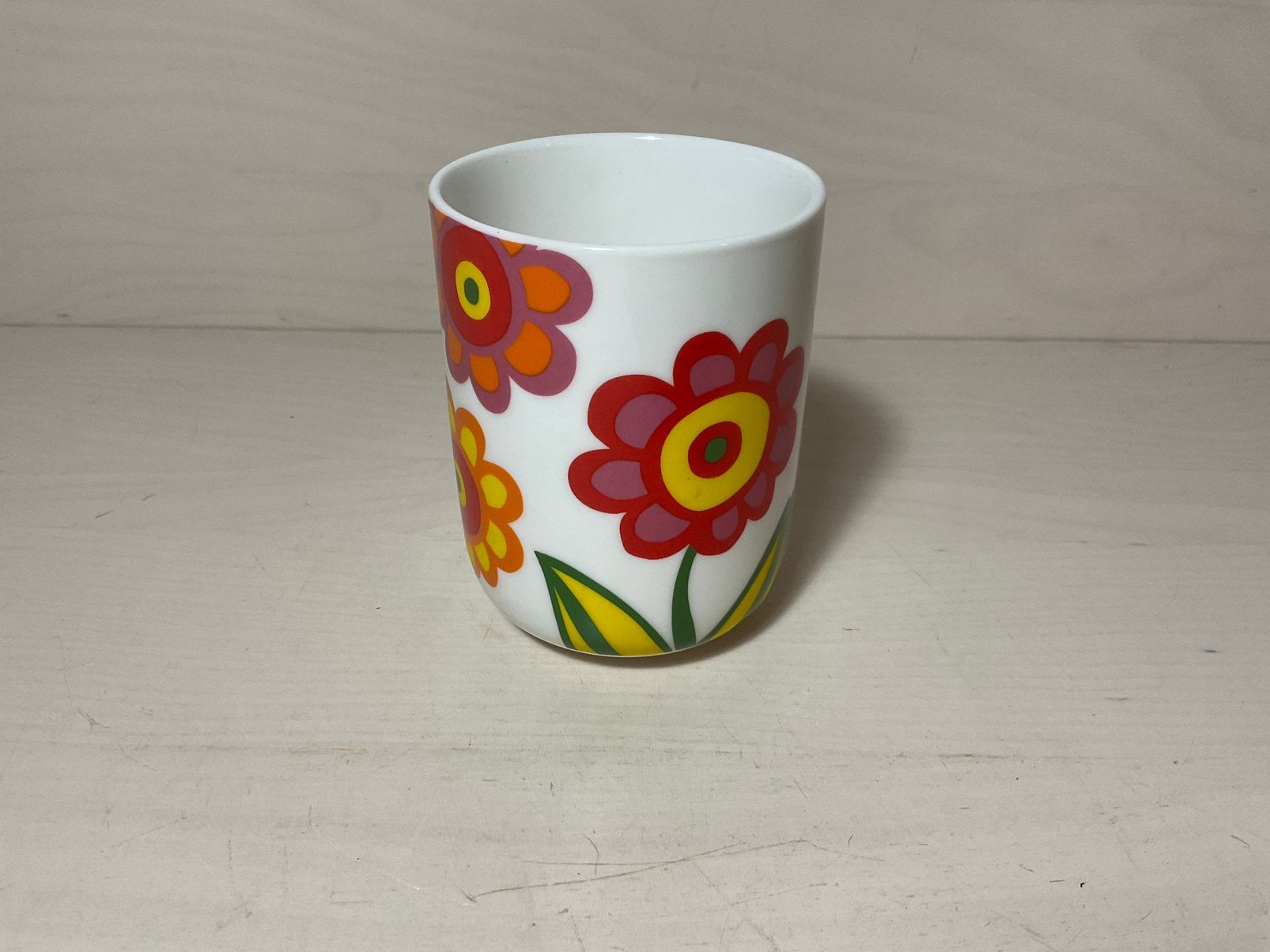 Vrolijke beker van Raffi, Ophalen of Verzenden, Zo goed als nieuw, Overige stijlen, Kop(pen) en/of Schotel(s)
