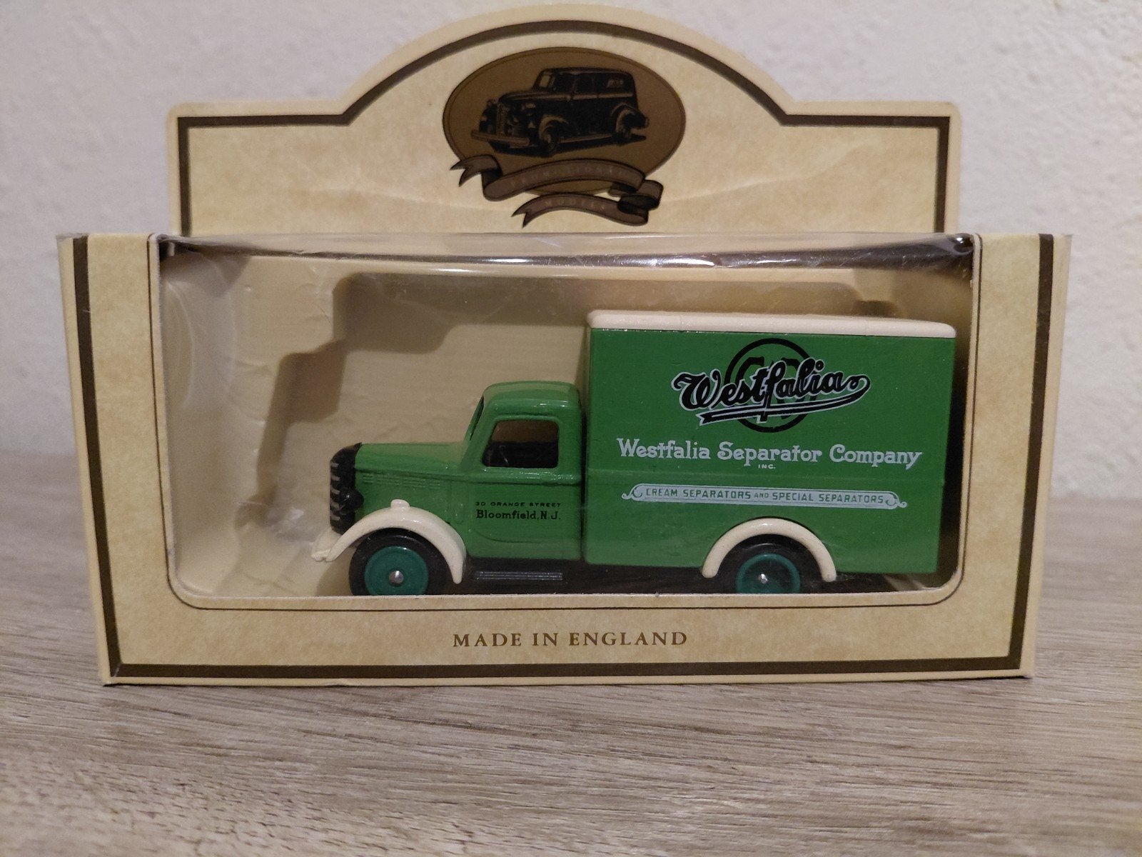 'Westfalia Separator' Bedford 30CWT Truck, Hobby en Vrije tijd, Modelbouw | Auto's en Voertuigen, Overige merken, Verzenden, 1:32 tot 1:50