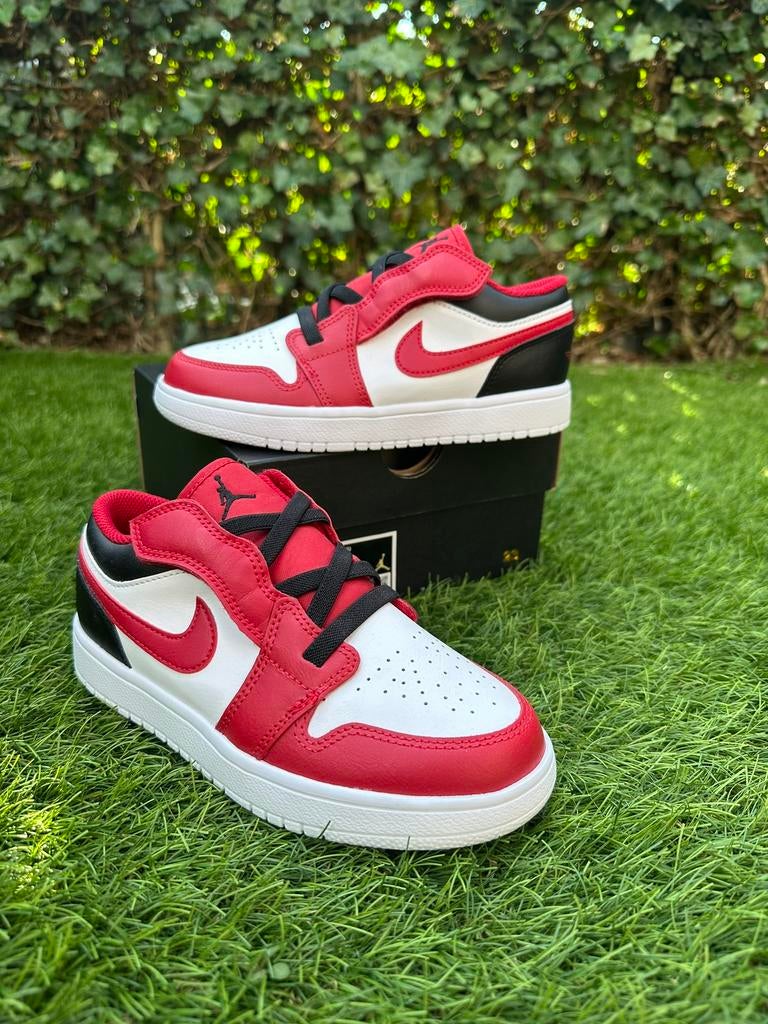 Jordan 1 Low Alt (PS) Maat 33,5, Ophalen of Verzenden, Zo goed als nieuw, Jongen of Meisje, Schoenen