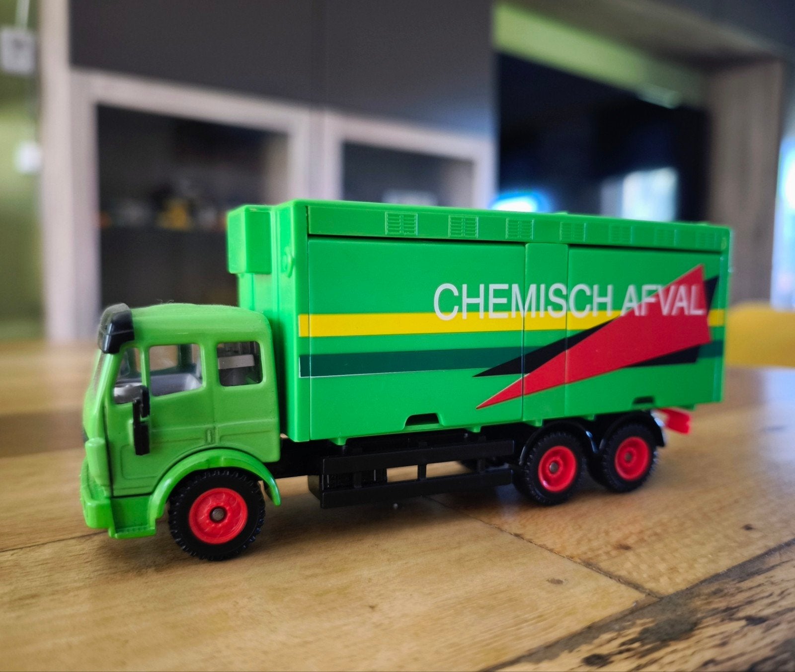 Siku Mercedes Benz Chemisch afval., Ophalen of Verzenden, Zo goed als nieuw, Bus of Vrachtwagen, SIKU