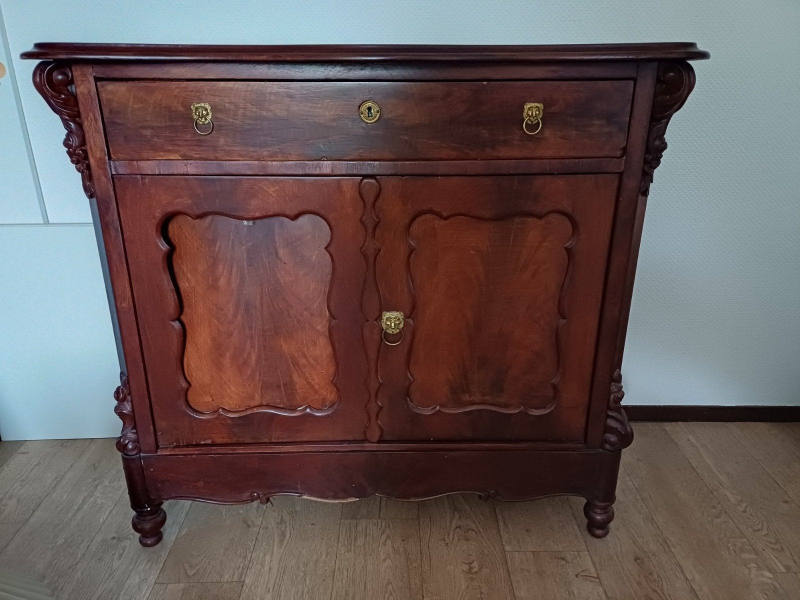 ANTIEKE commode kast, Antiek en Kunst, Ophalen