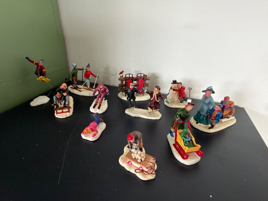 Partij Lemax winterfiguren – skiën, sleeën, schaatsen etc., Ophalen, Gebruikt