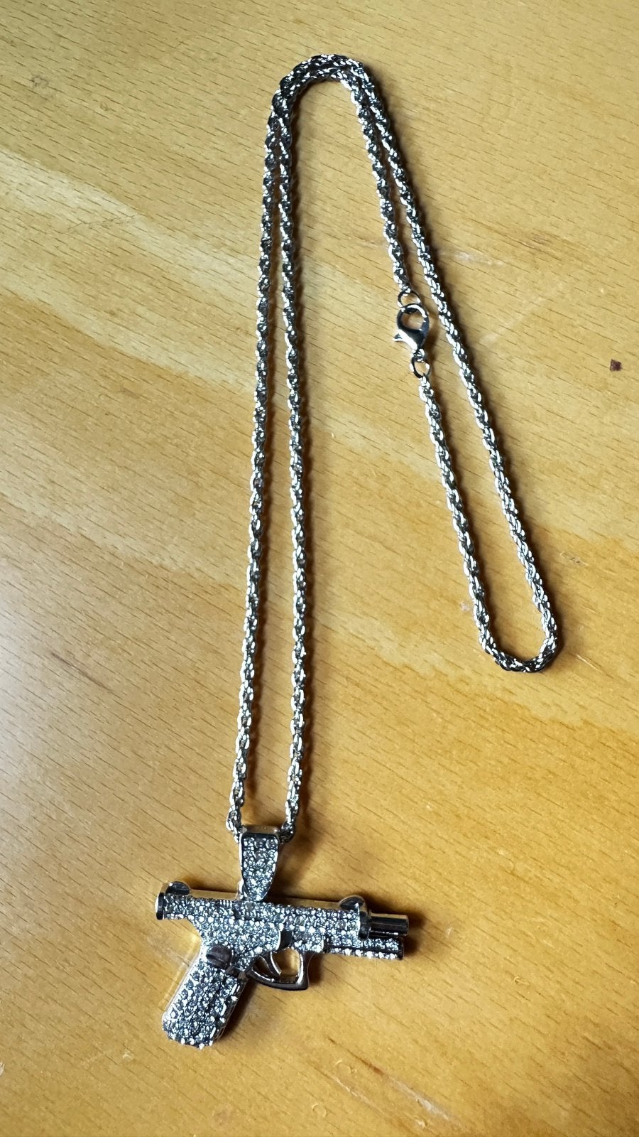 Zilver ketting met pistoolhanger, Ophalen of Verzenden, Nieuw, Zilver, Overige materialen