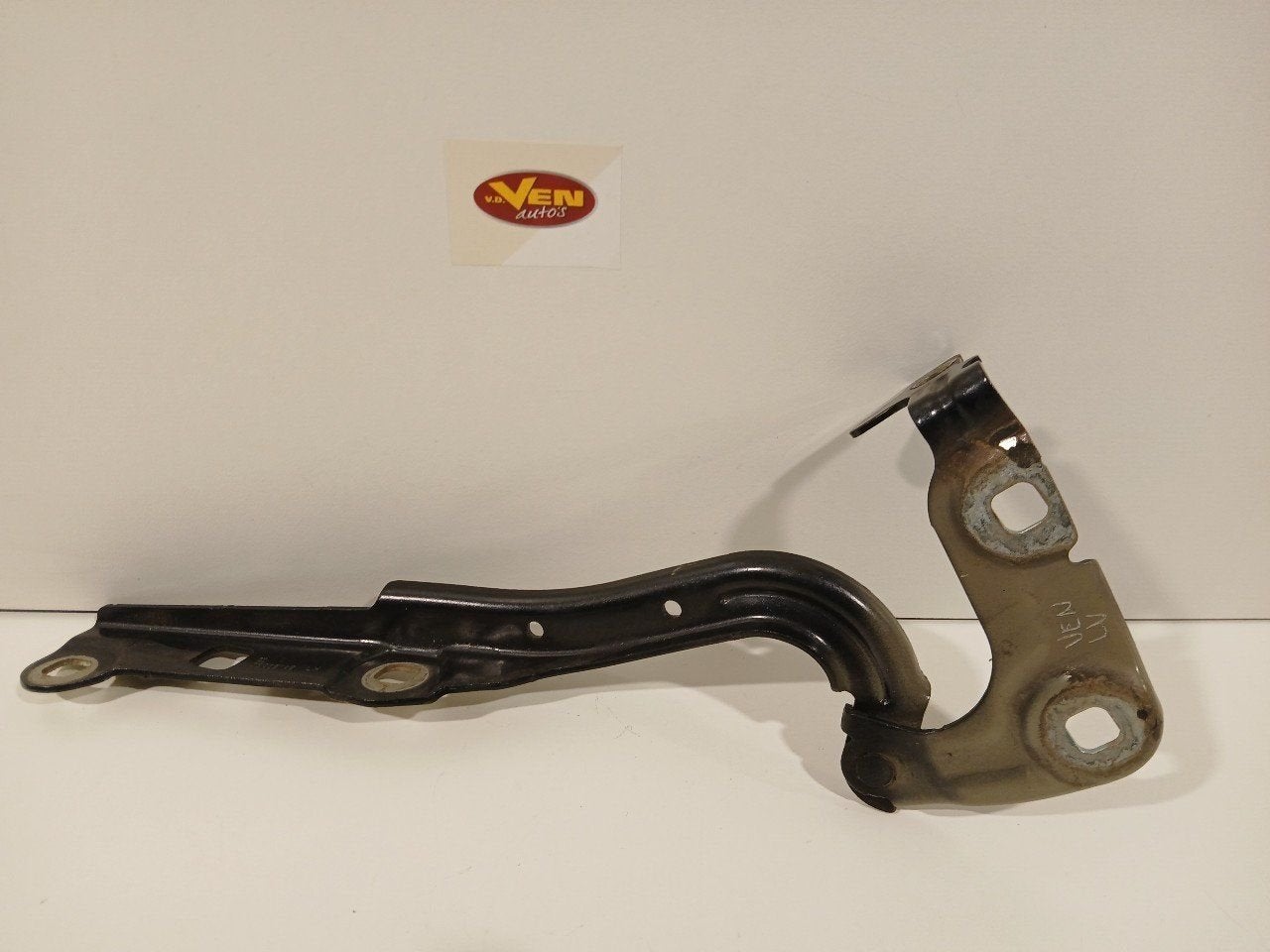 Motorkapscharnier links Opel Astra, Auto-onderdelen, Onderdelen@venauto.nl, Van der Ven Autorecycling B.V., Gebruikt, Ettenseweg 76, 4706 PB Roosendaal, The Netherlands