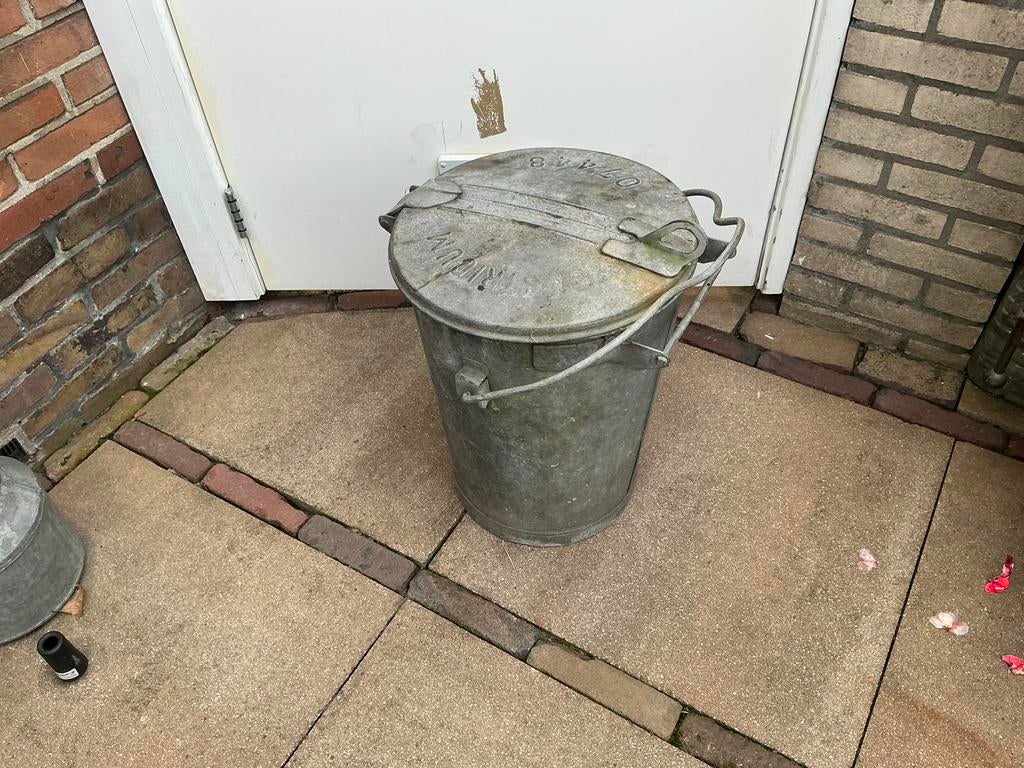 Oude zinken vuilnisbak., Huis en Inrichting, Woonaccessoires | Prullenbakken, Ophalen, Zo goed als nieuw