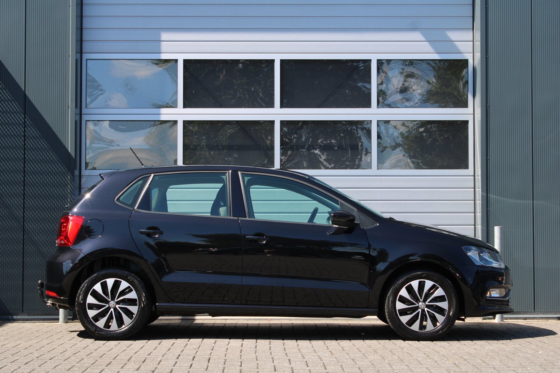 Volkswagen Polo 1.2 TSI Comfortline 5-Deurs Airco/Cruise/Ele, Stof, 4 cilinders, Start-stop-systeem, Zwart