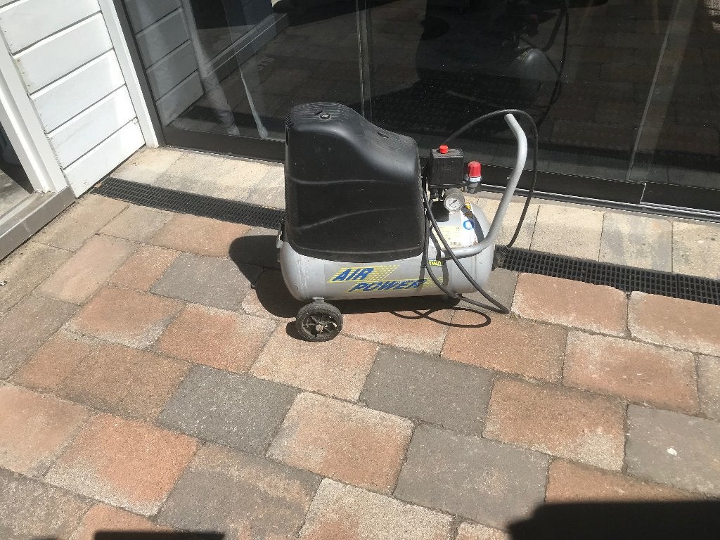 Compressor, Doe-het-zelf en Verbouw, Ophalen, Mobiel, 6 tot 10 bar, Zo goed als nieuw