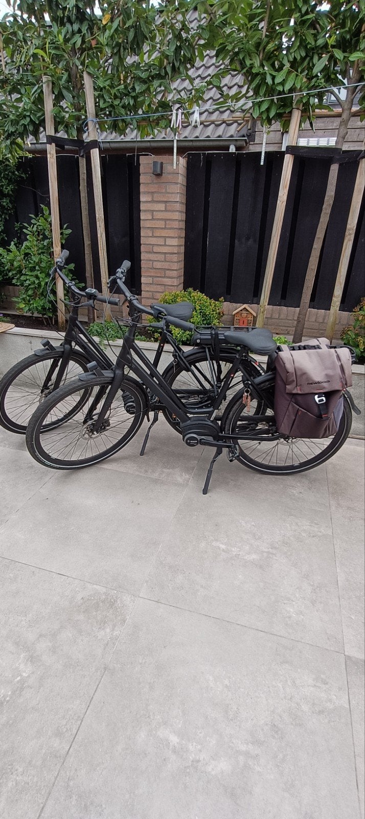batavus dinsdag- Zo goed als nieuw, Fietsen en Brommers, Ophalen, Batavus, Zo goed als nieuw, 50 km per accu of meer