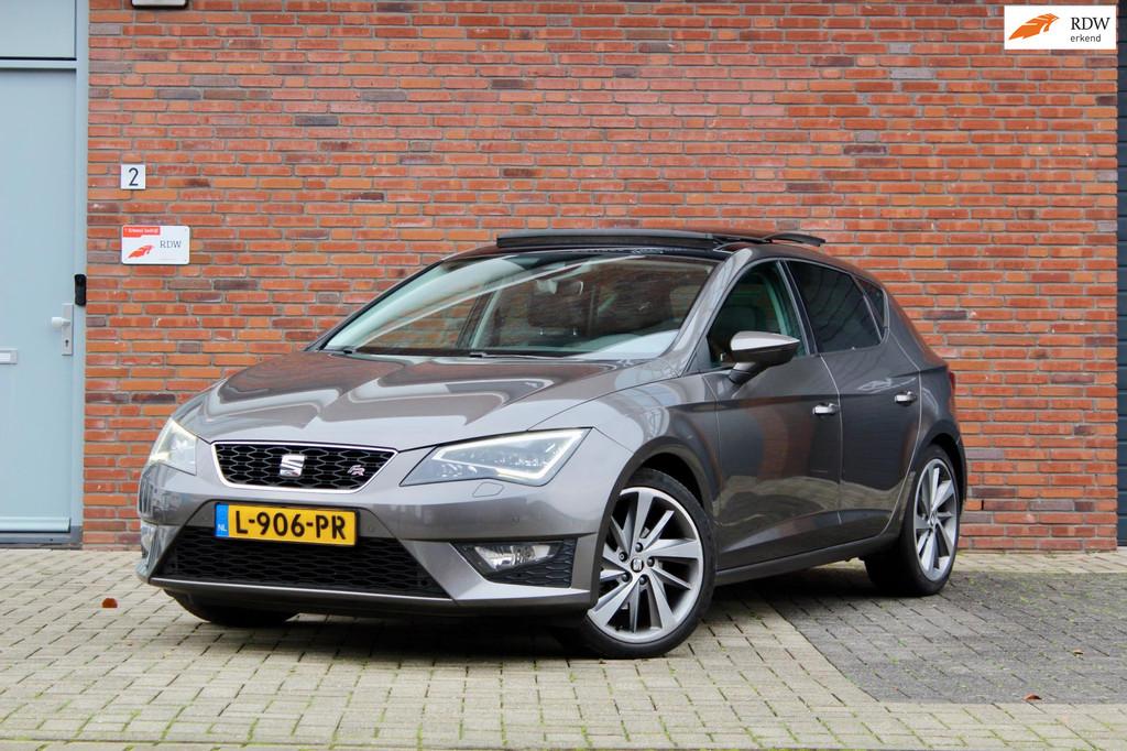 Seat Leon 2.0 TDI FR Connect | PANO DSG VIRTUAL ALCANTARA, Auto's, Seat, Bedrijf, Te koop, Leon, ABS, Achteruitrijcamera, Airbags