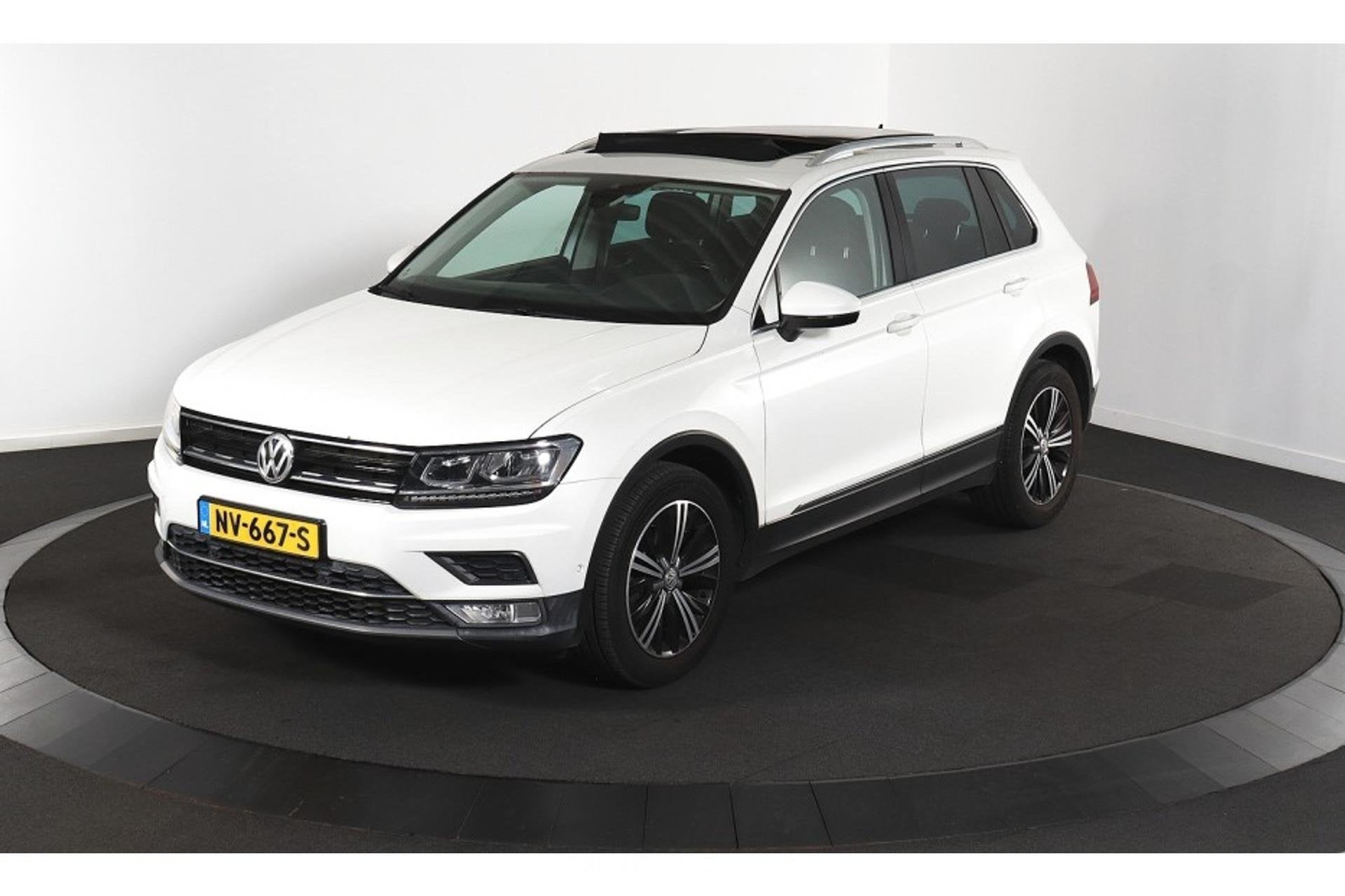 Volkswagen Tiguan 1.4 TSI ACT Highline (bj 2017, automaat), Auto's, Automaat, Gebruikt, 4 cilinders, Wit