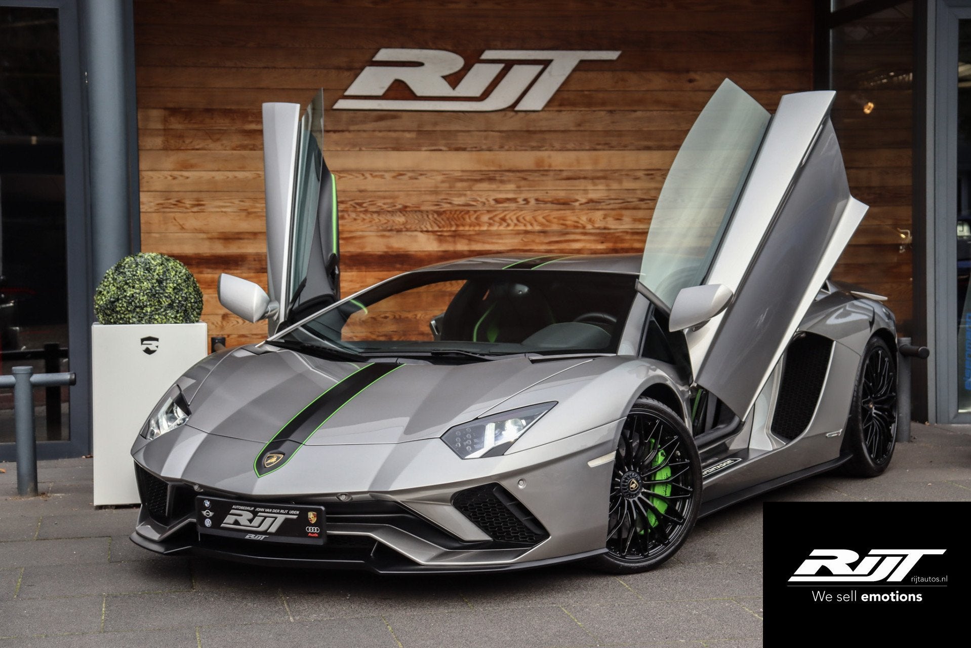 Lamborghini Aventador S 6.5 V12 LP740-4 *AchterasbesturingCe, Auto's, Lamborghini, Automaat, Dealer onderhouden, Gebruikt, Zwart