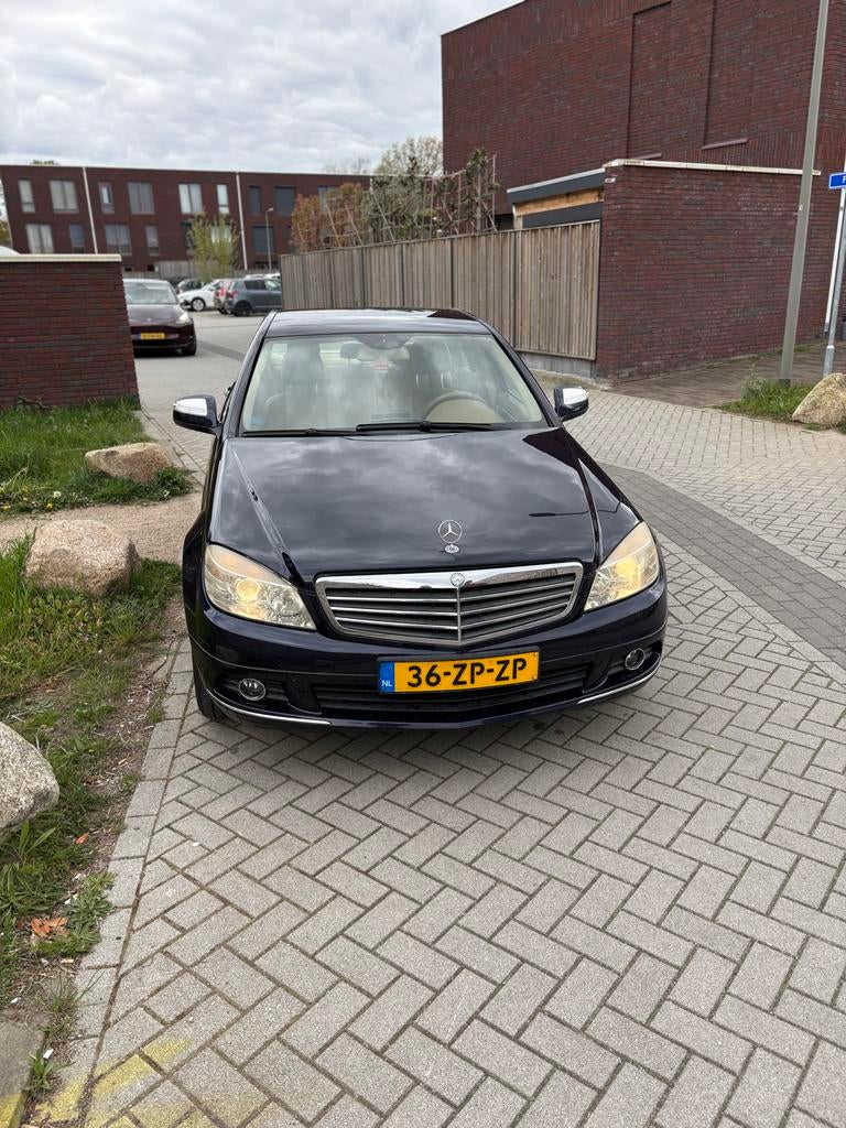 Mercedes-Benz C-Klasse 1.8 C200 Kompressor Sedan AUT 2008, Auto's, Mercedes-Benz, Achterwielaandrijving, 1800 kg, 4 cilinders