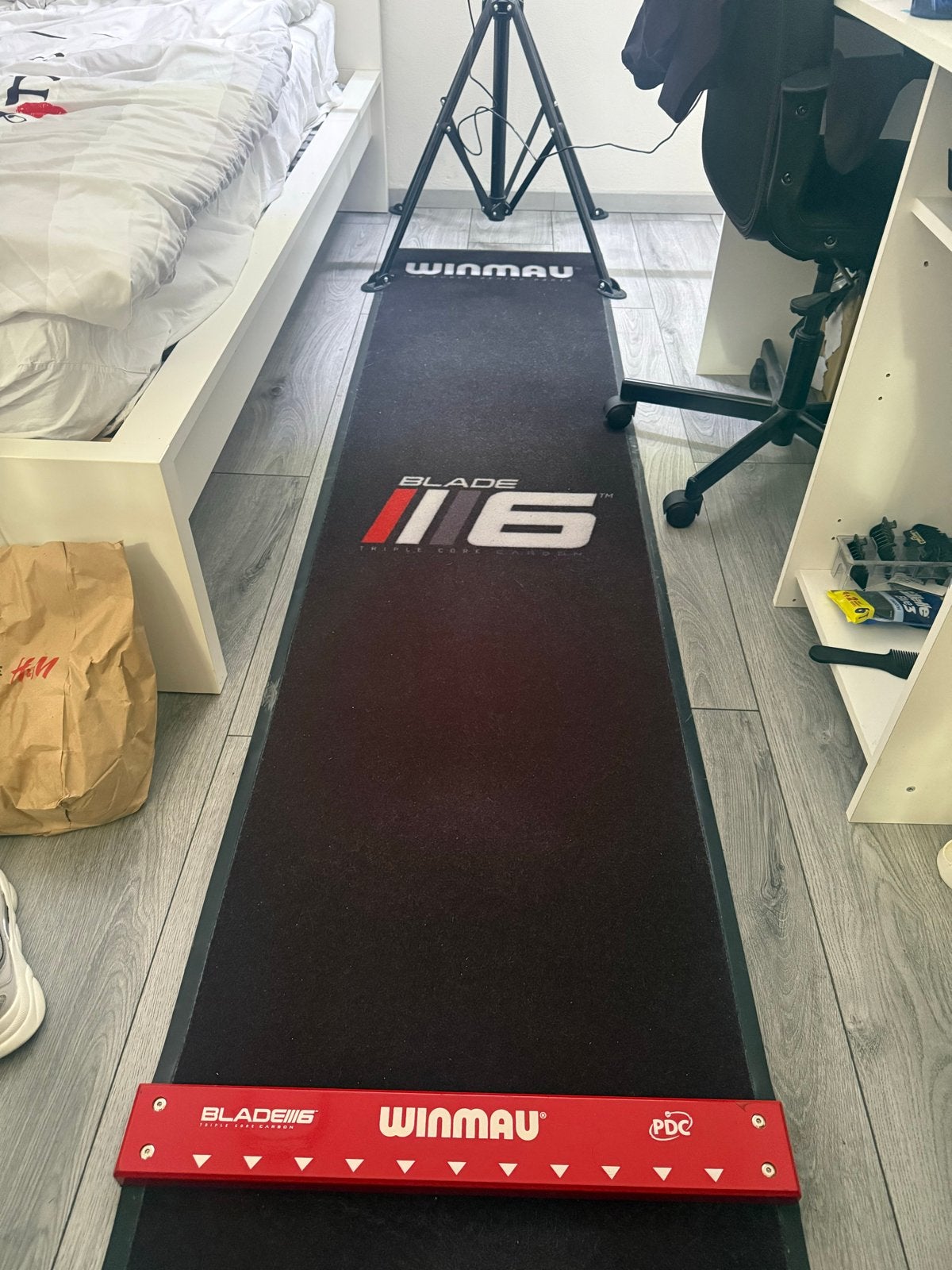 Complete Winmau Dartsetup met Professionele Dartbaan, Ophalen, Zo goed als nieuw, Dartbord