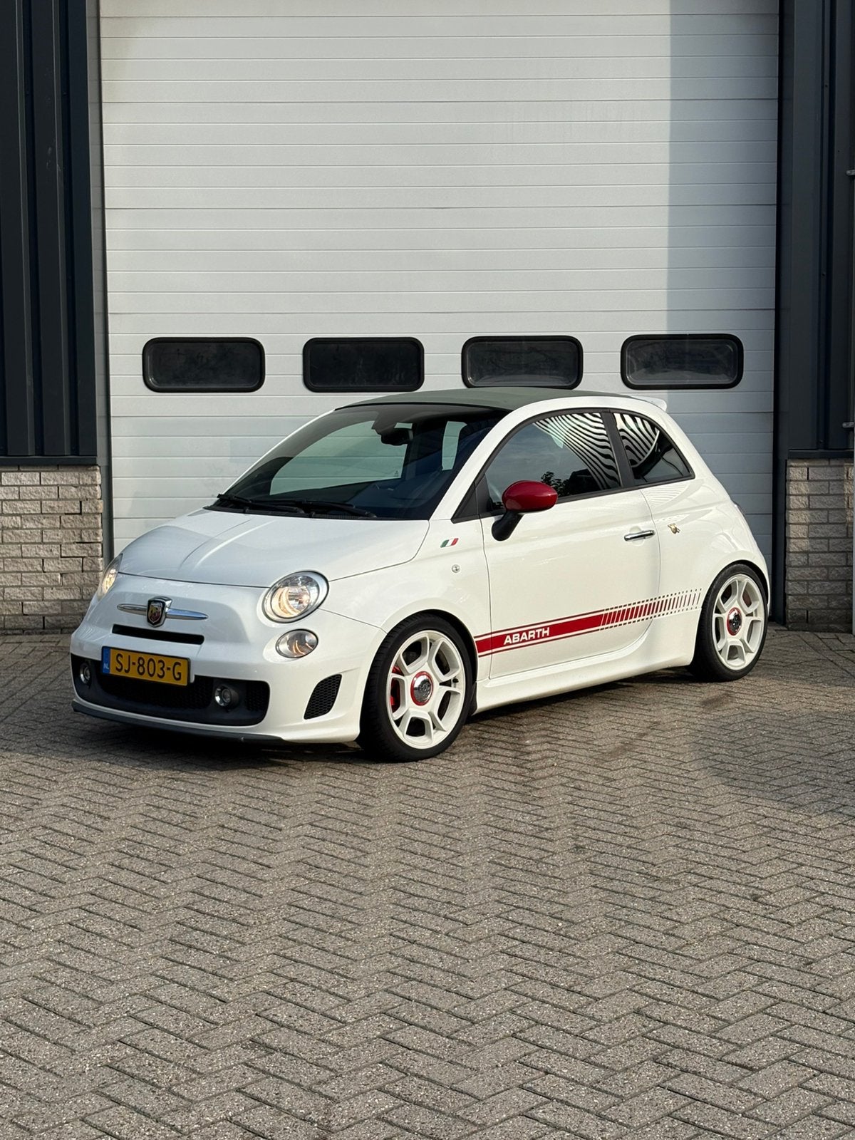Fiat 500 1.4 Abarth CABRIO 2013 Wit, Auto's, Voorwielaandrijving, 15 km/l, 40 €/maand, 4 cilinders