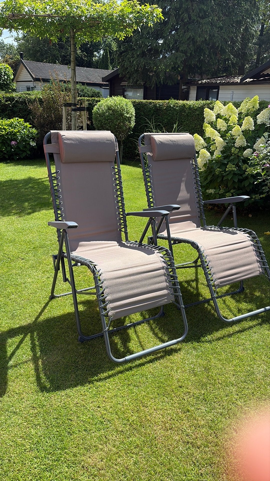 Te koop, 2 z.g.a.n standen  tuinstoelen grijs/ beige, Ophalen, Zo goed als nieuw, Aluminium