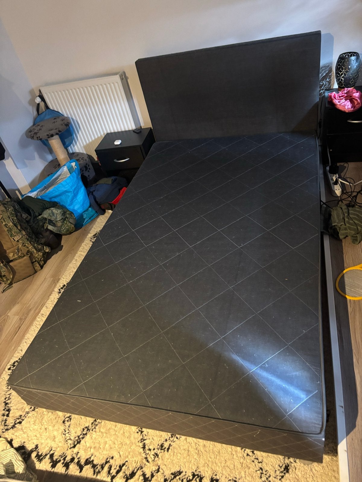 Foto 2 van 120x200 met matras Eenpersoons boxspring bed met hoofdbord