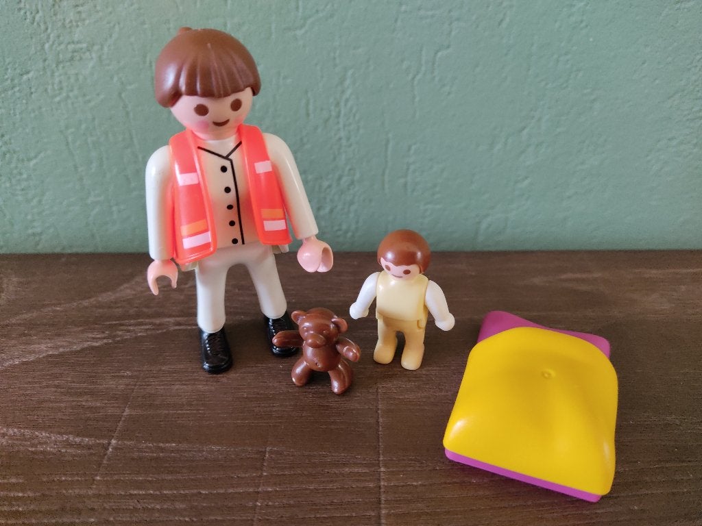 Playmobil reddingswerker met baby, Ophalen of Verzenden, Zo goed als nieuw, Complete set