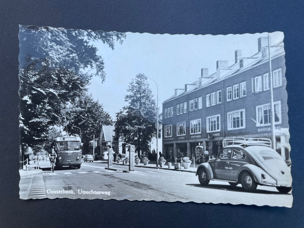 ansichtkaart van Oosterbeek ; Utrechtseweg met volkswagen., Verzenden, 1960 tot 1980, Gelderland