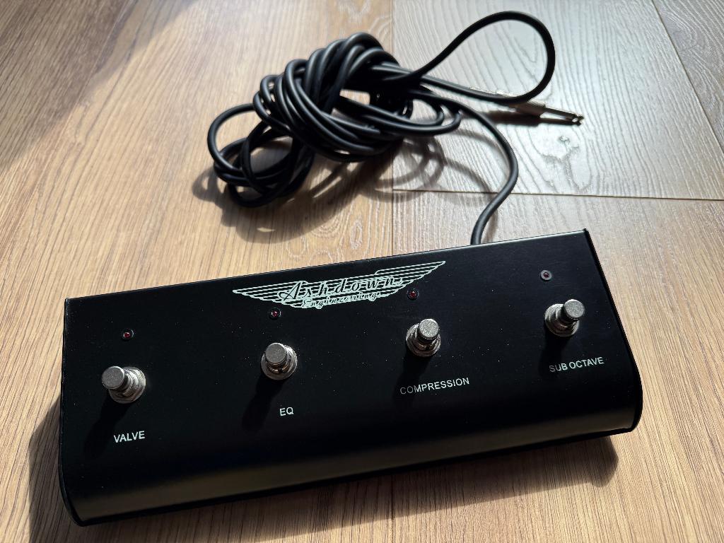 Ashdown FS-4 - 4-Way Footswitch, Muziek en Instrumenten, Effecten, Zo goed als nieuw, Overige typen, Multi-effect, Ophalen of Verzenden