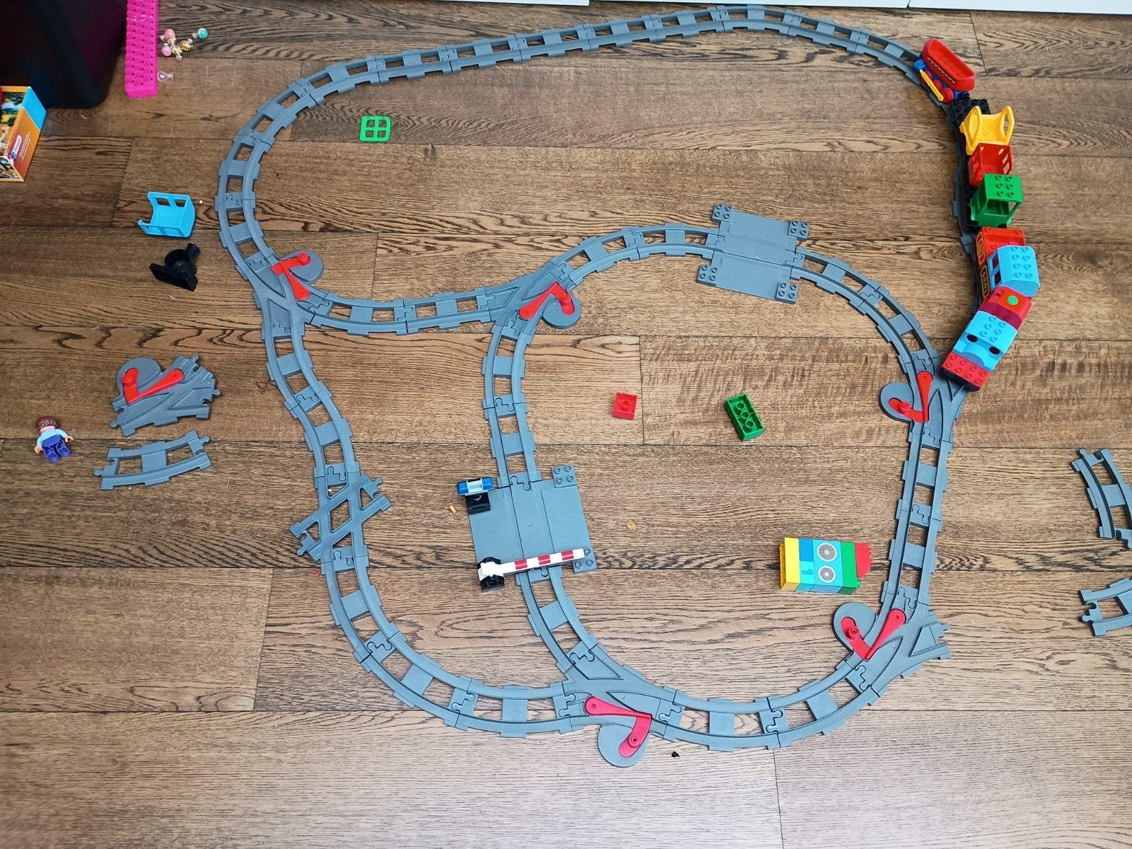 Lego Duplo Treinset met elektrische trein en veel spoor, Compleet, Gebruikt, Overige thema's, Ophalen of Verzenden