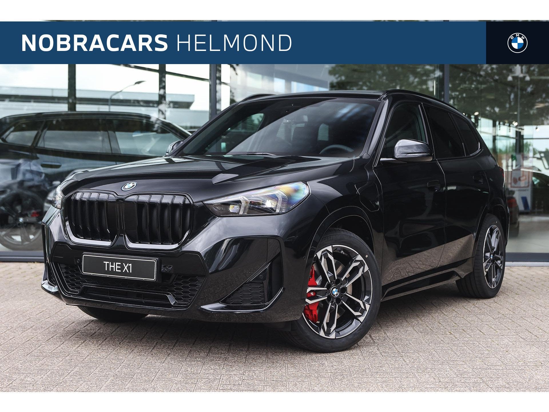 BMW X1 xDrive25e M Sport Automaat / Panoramadak / Sportstoel, Dealer onderhouden, Zwart, Leder, Bedrijf
